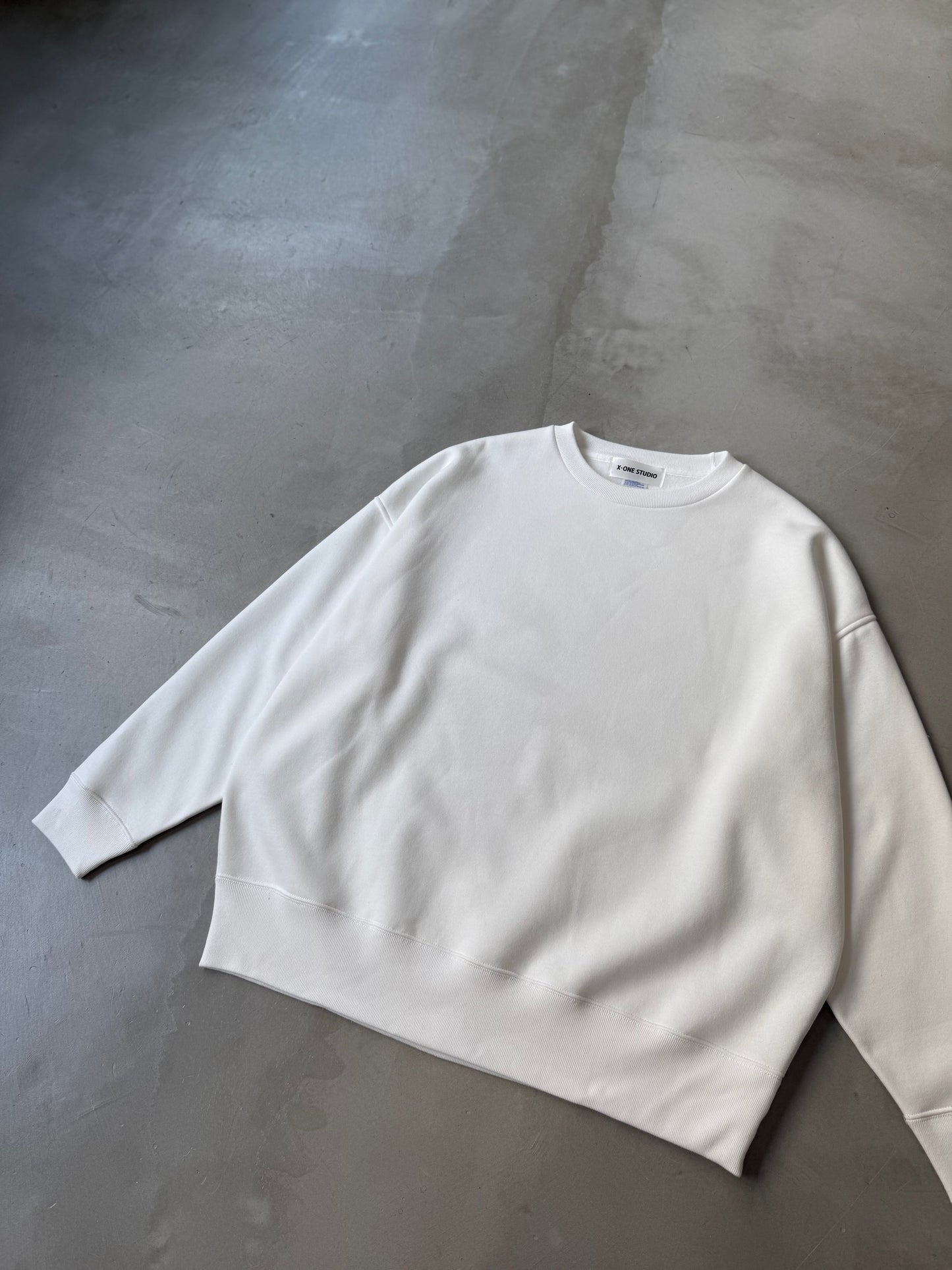 X-ONE BACK LOGO SWEAT "WHITE"