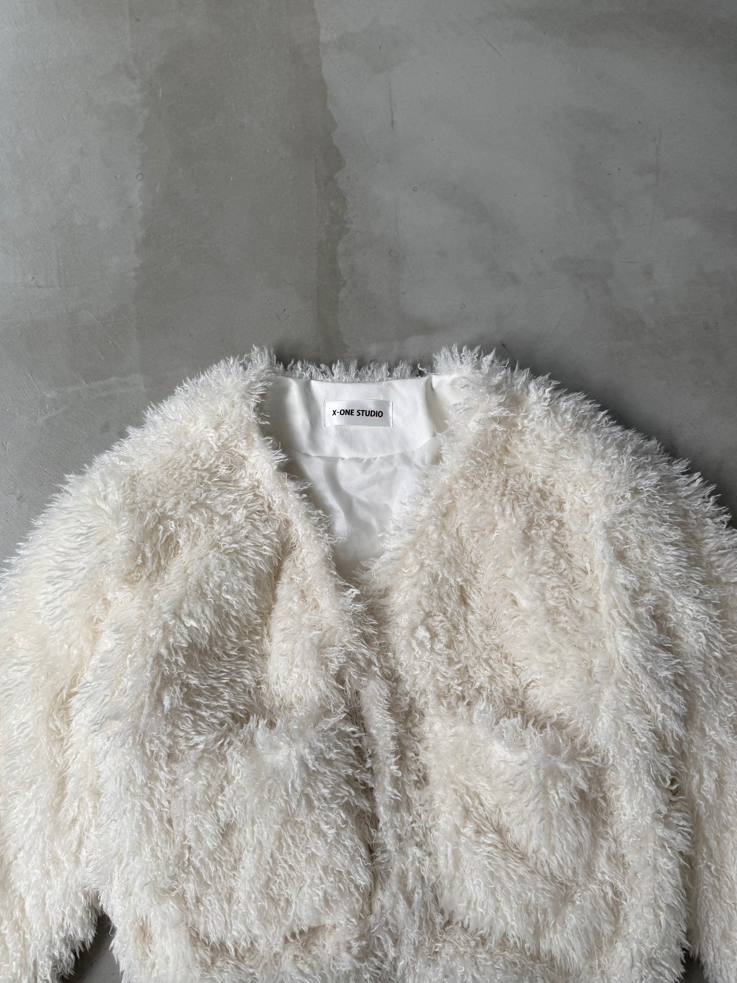 FLUFFY JACKET "WHITE"