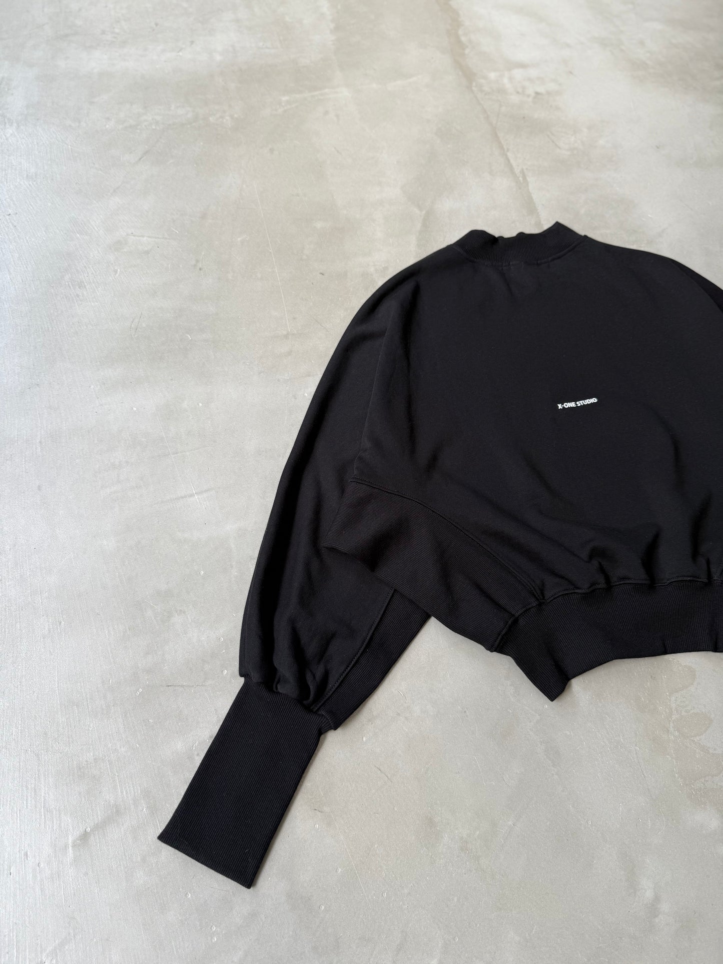 BALLOON SLEEVE SWEAT "BLACK"
