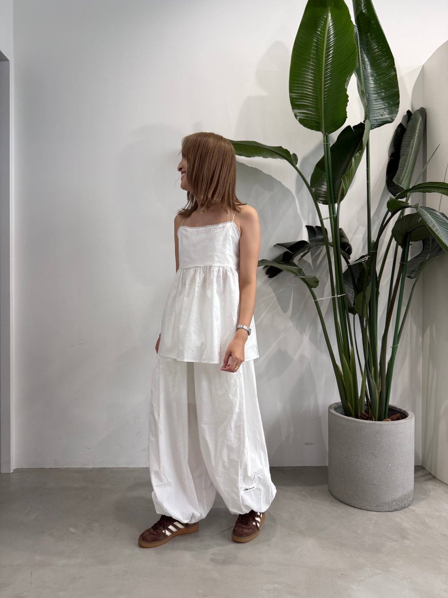 BACK OPEN CAMI "WHITE"