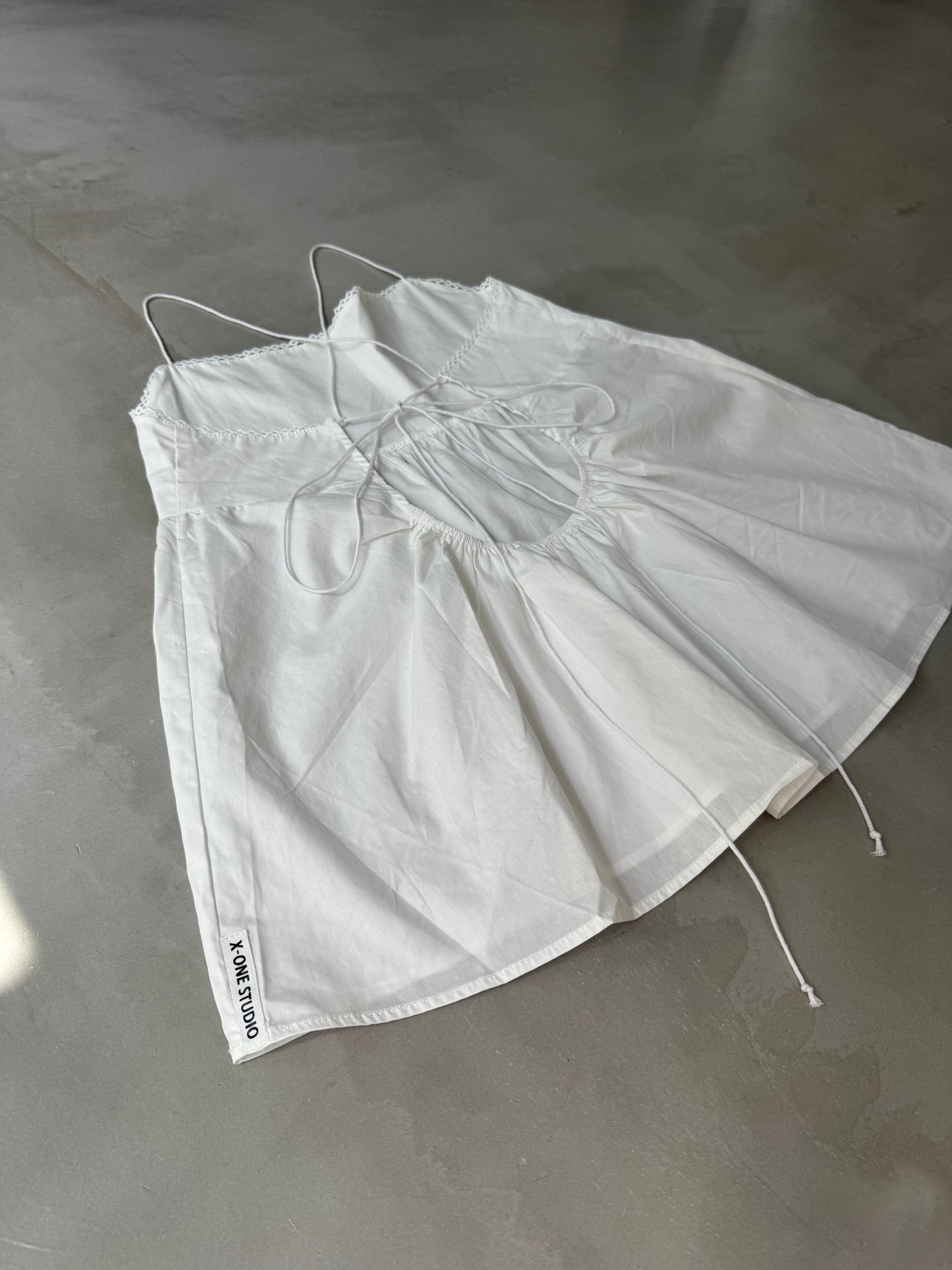 BACK OPEN CAMI "WHITE"