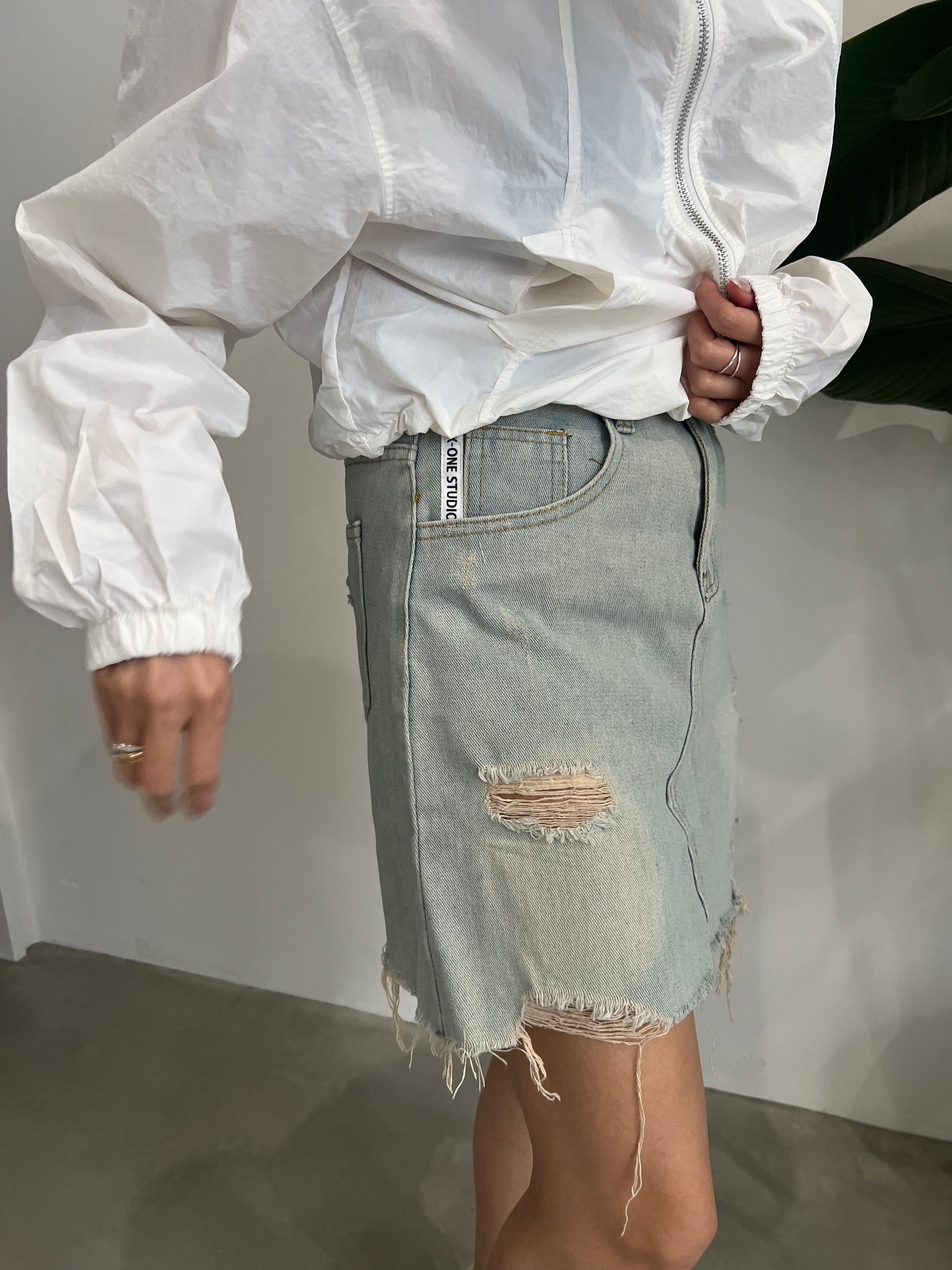 CRUSHED DENIM MINI