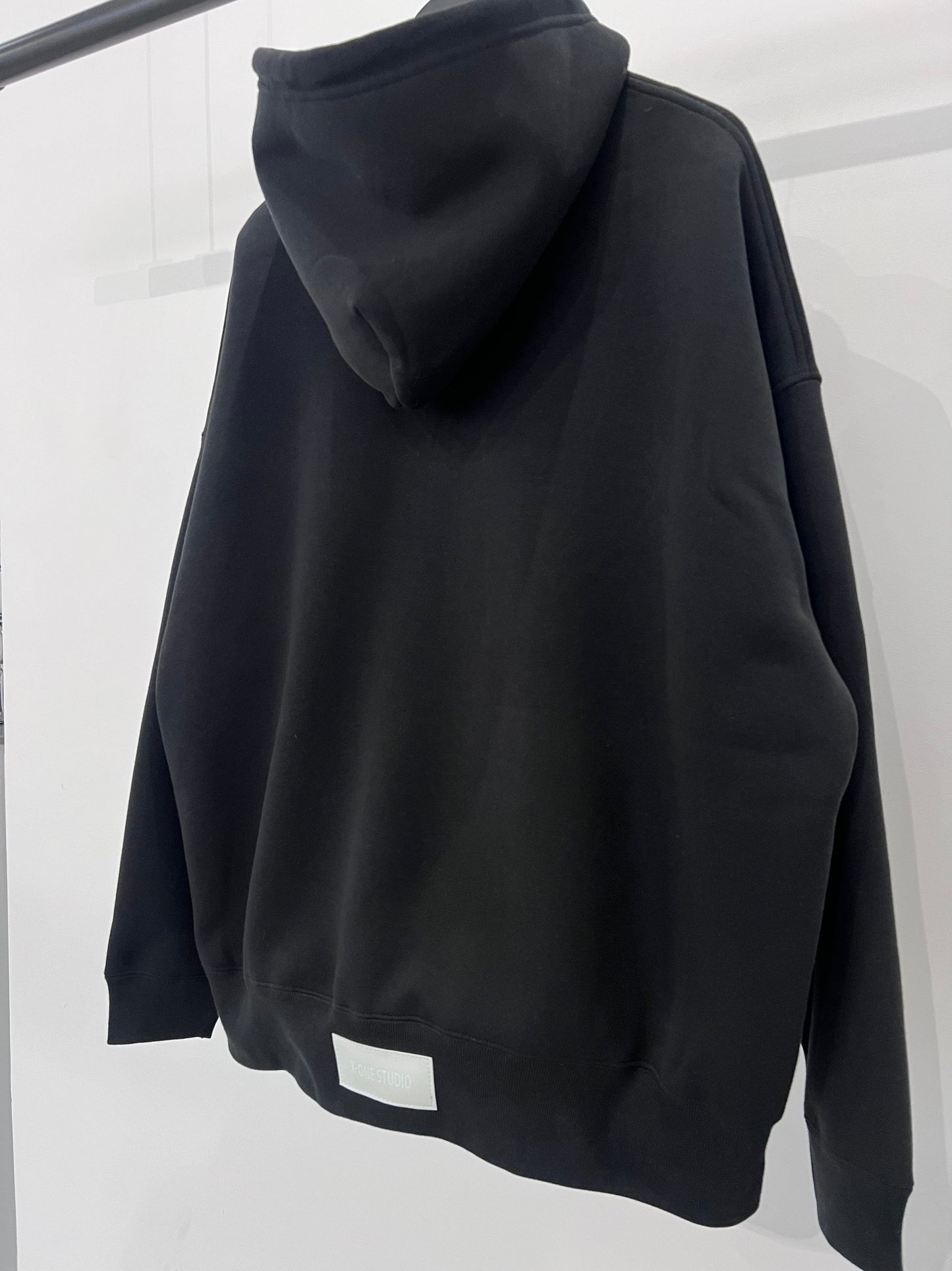 X-ONE WIDE HOODIE "BLACK"