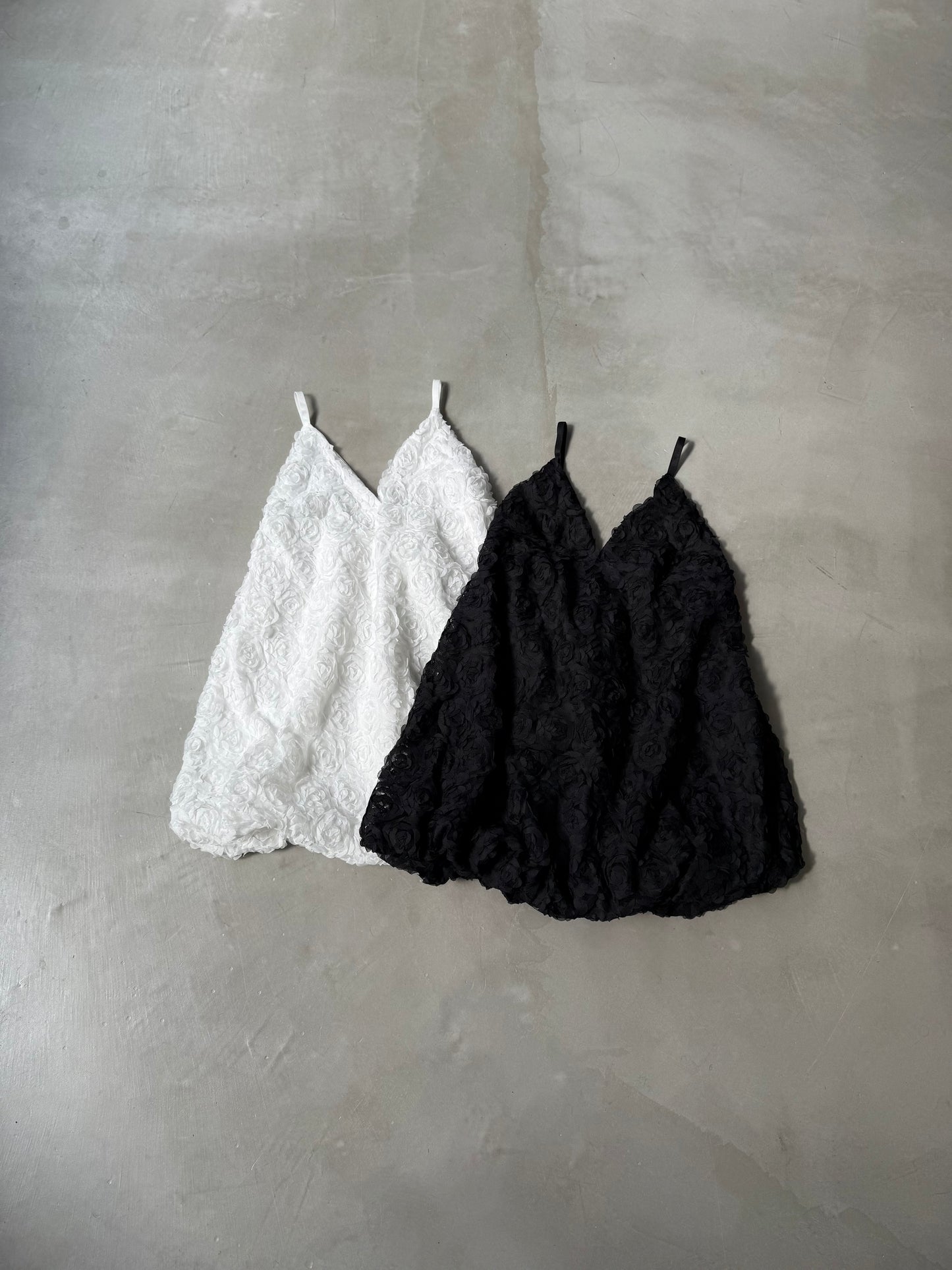 WAFFLE FLOWER TUNIC "BLACK"