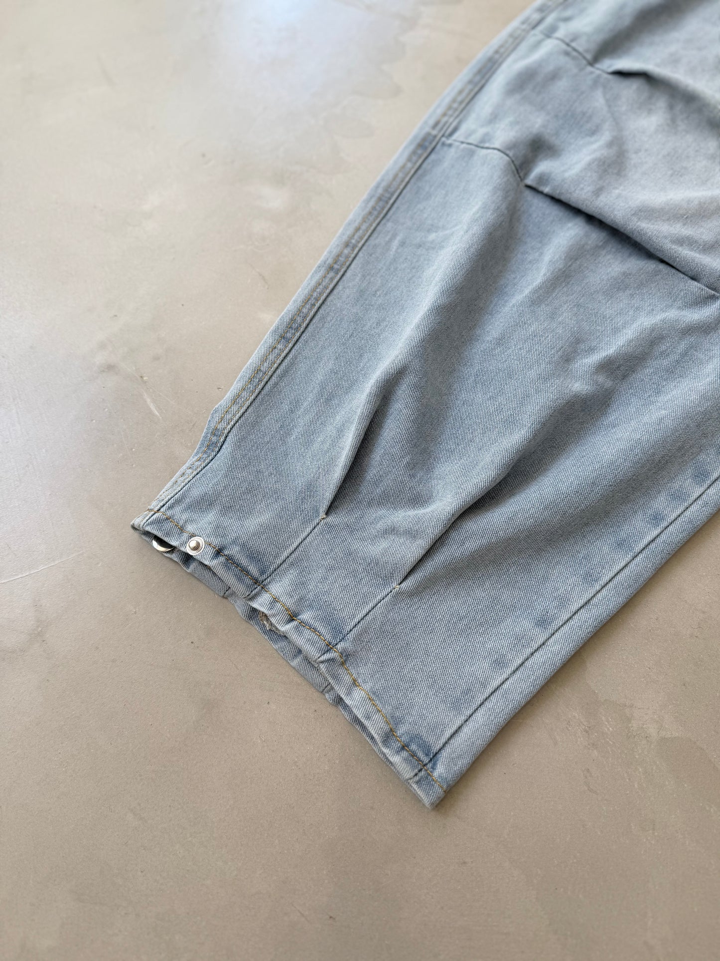LOOSE DENIM SWEAT