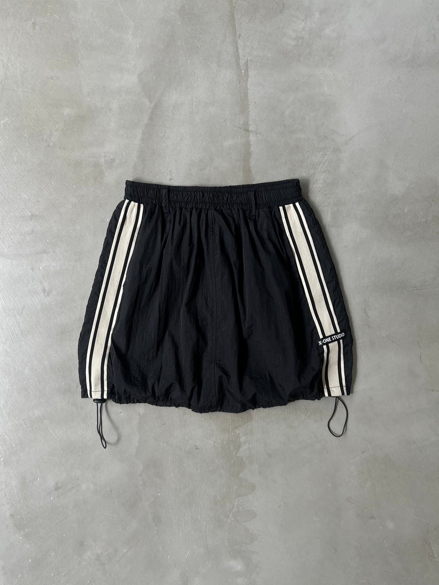 NYLON TRACK SKIRT "BLACK"