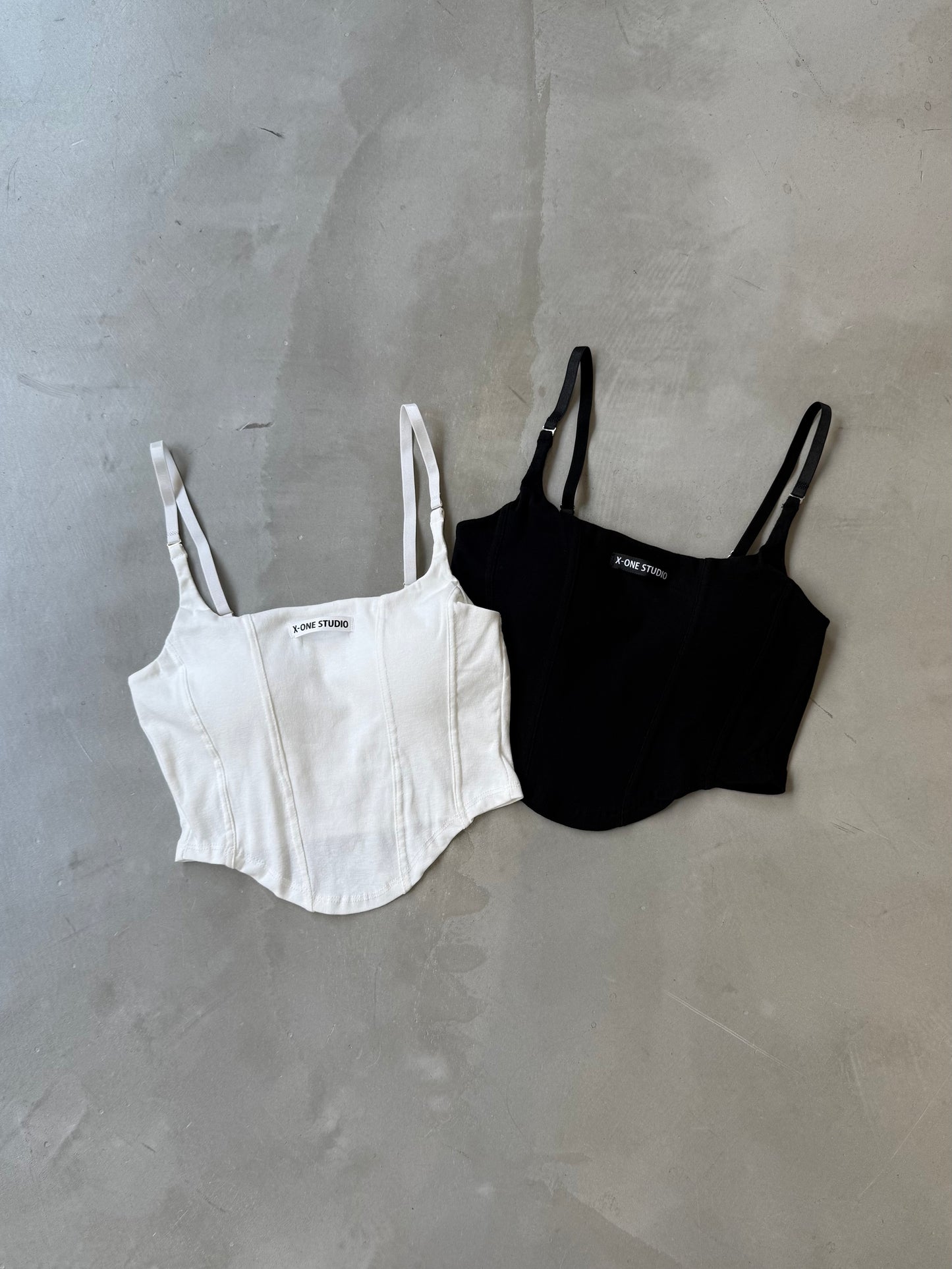 BLOCK STRAP CAMI "BLACK"