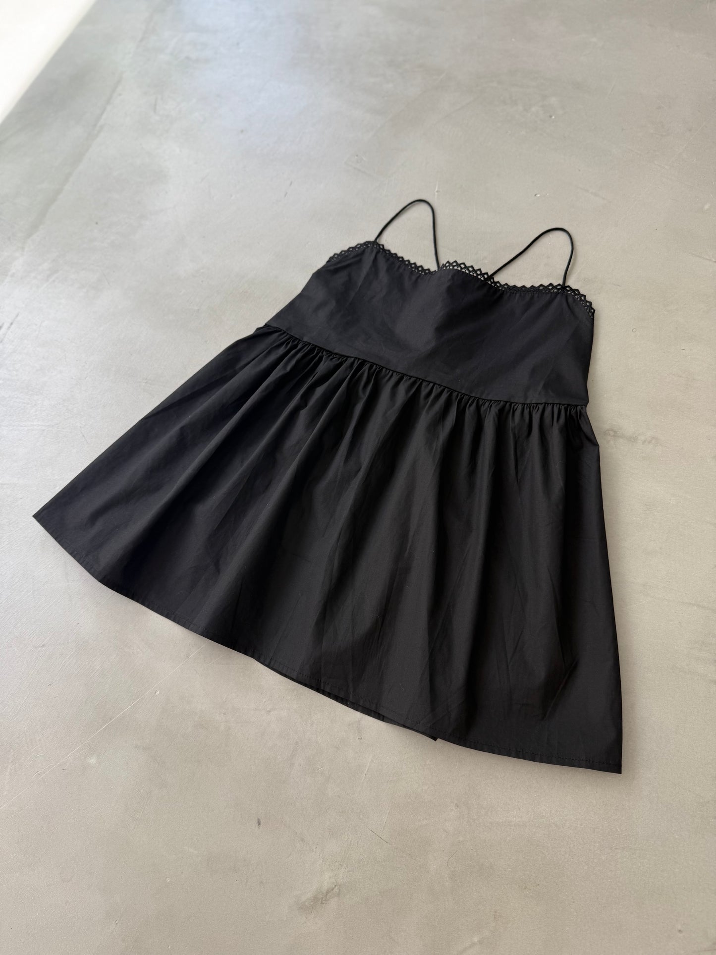 BACK OPEN CAMI "BLACK"