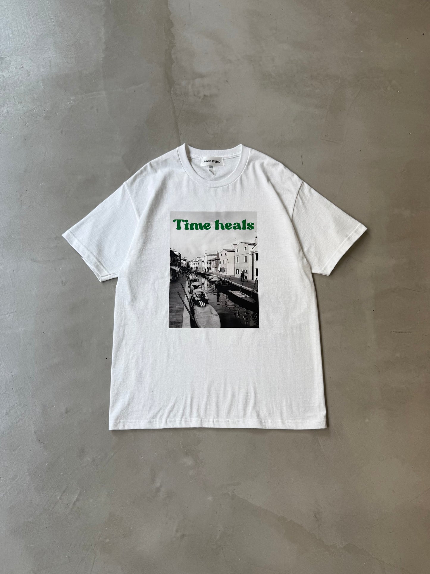 GRAPHIC TEE "Time heals"