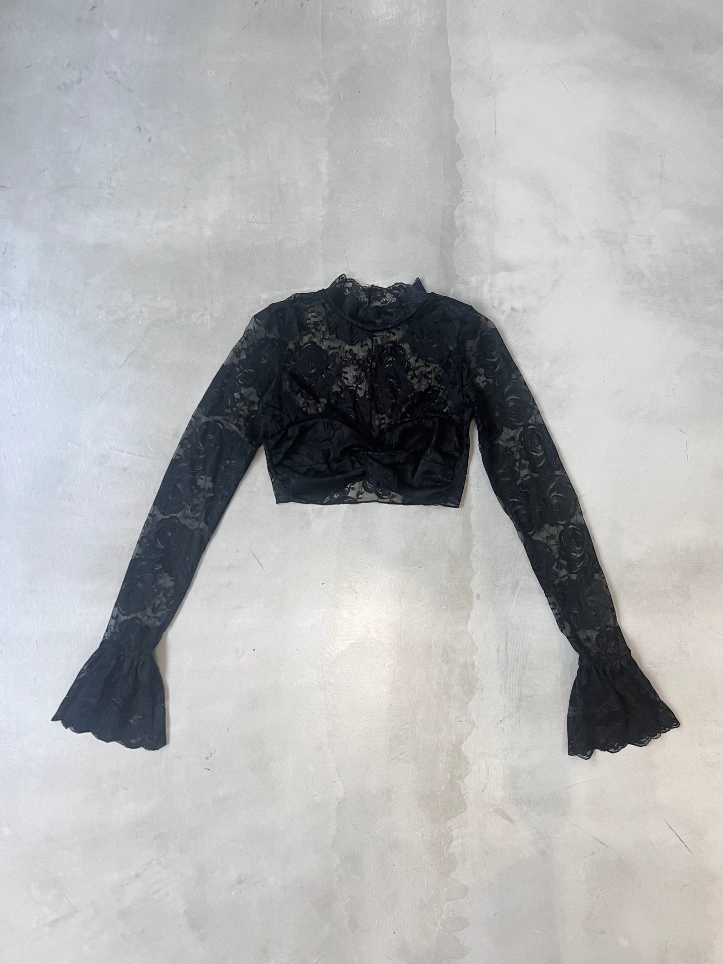 LADY LACE CROP "BLACK"