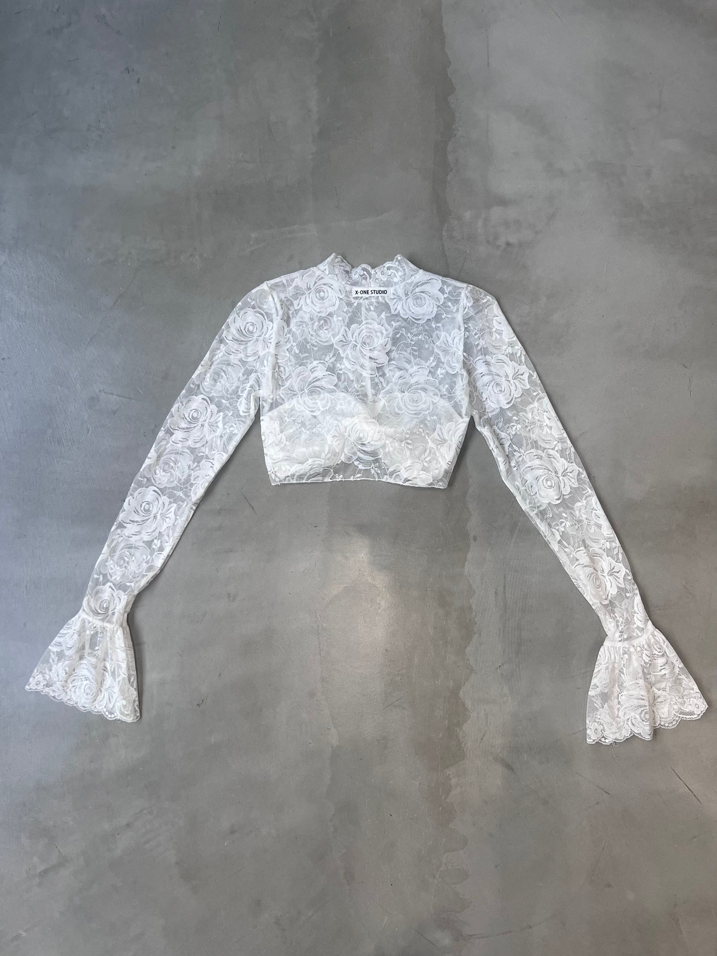 LADY LACE CROP "WHITE"