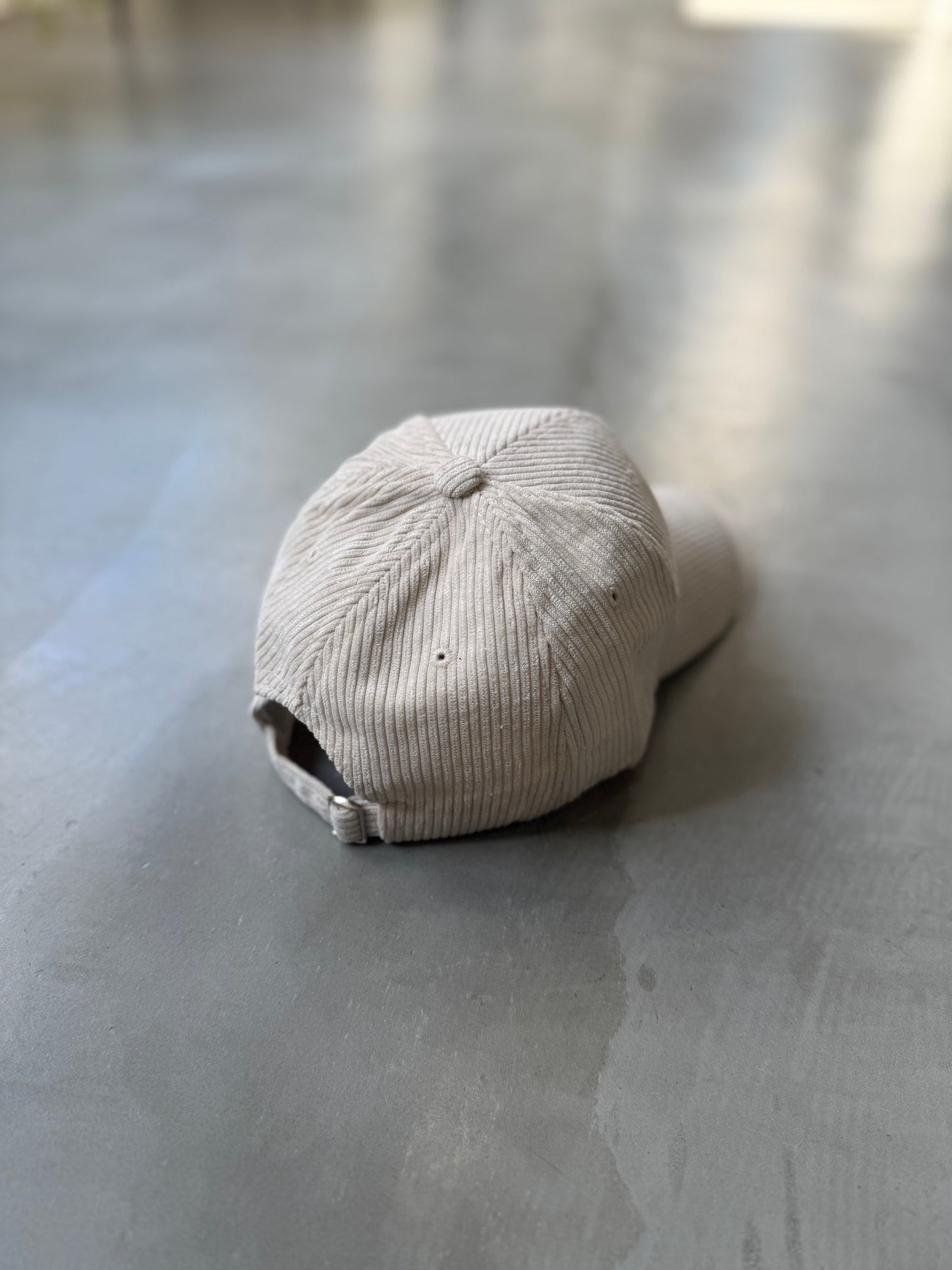 CORDUROY CAP "WHITE"