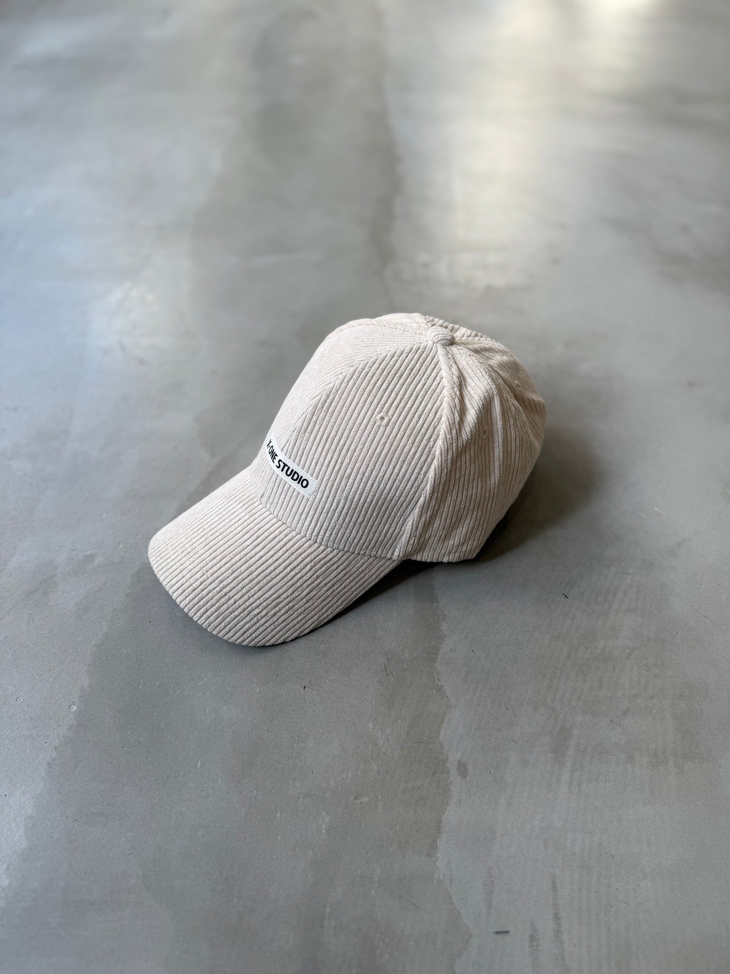CORDUROY CAP "WHITE"