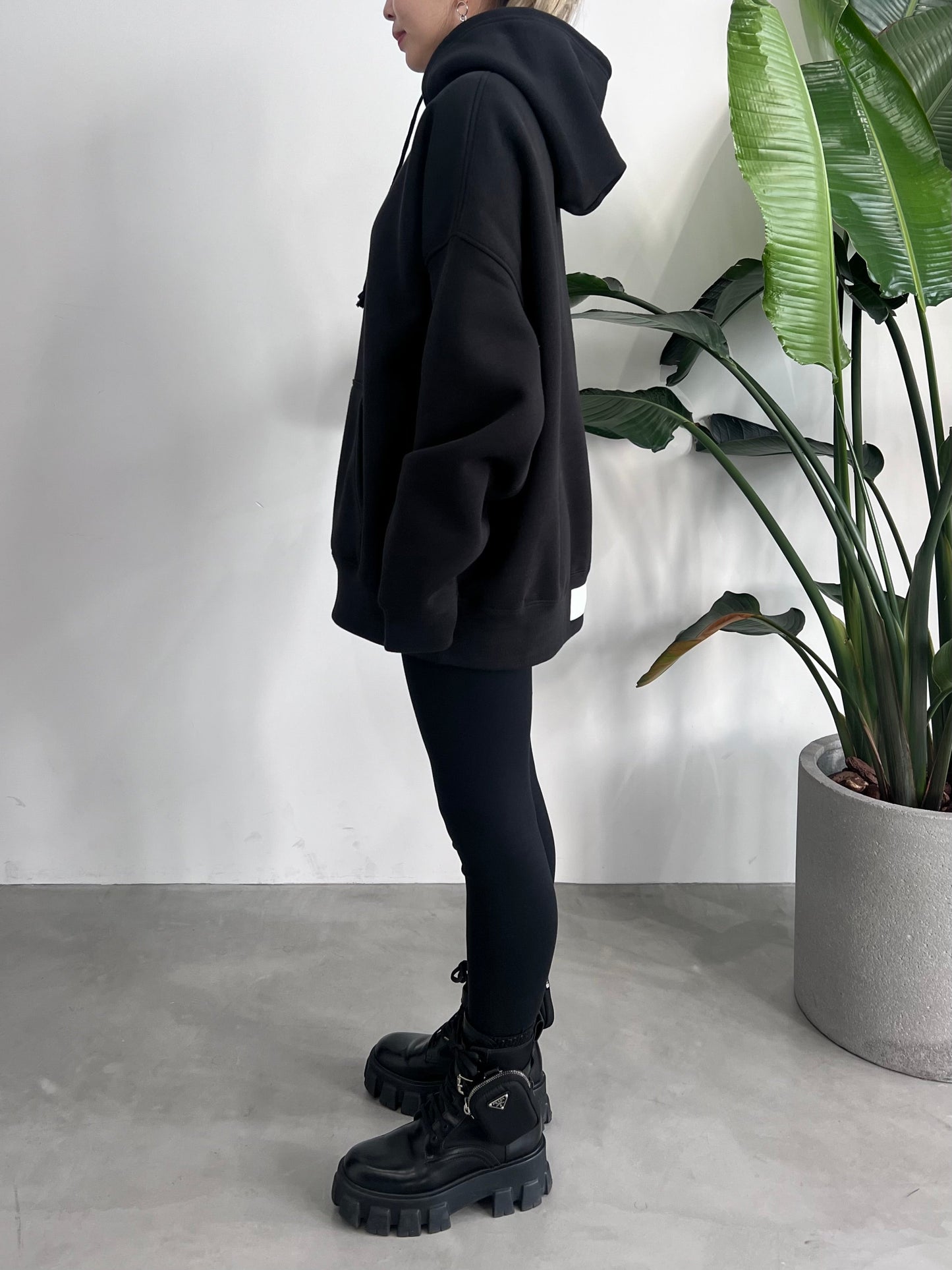 X-ONE WIDE HOODIE "BLACK"