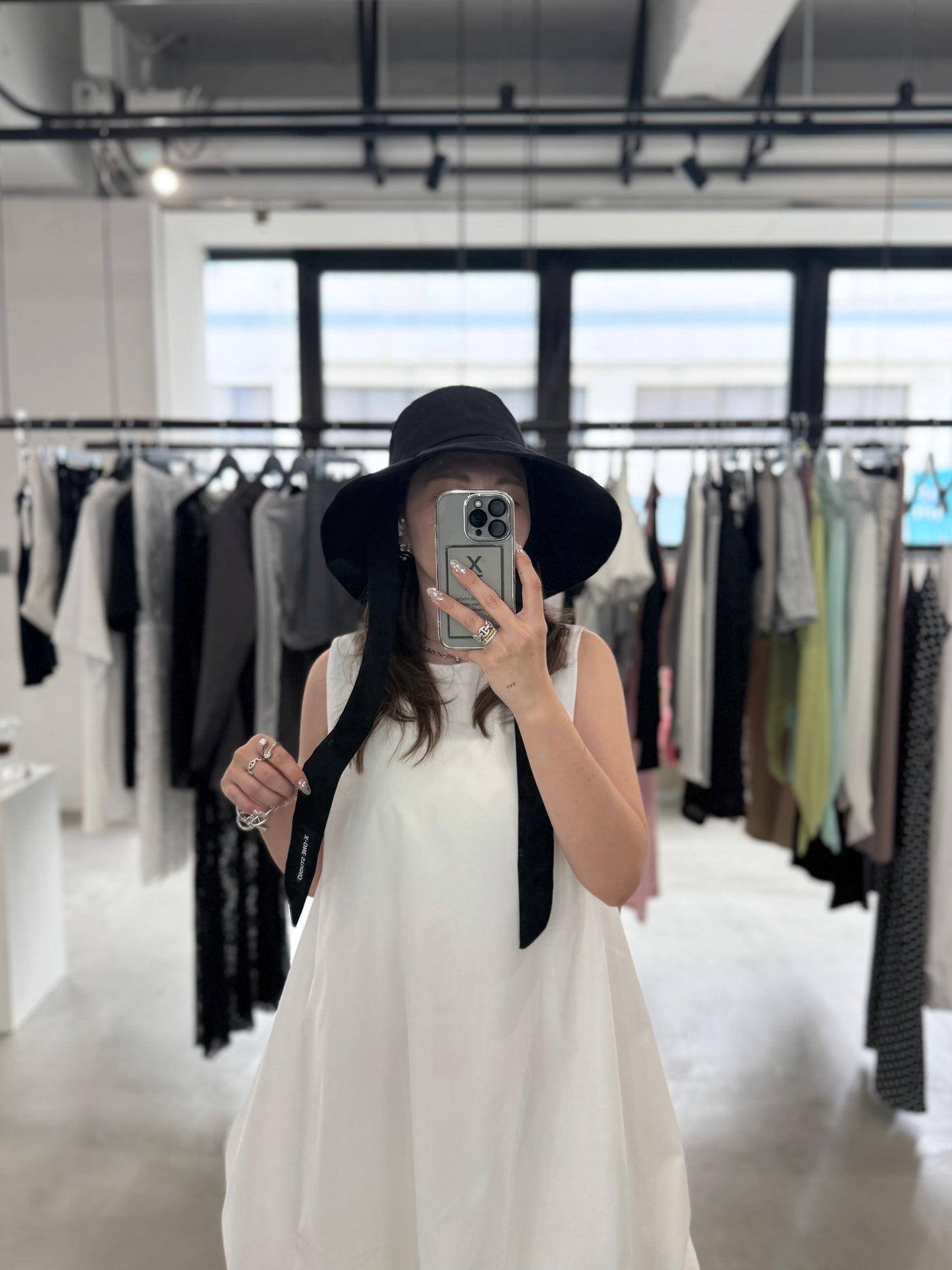 WIDE BRIM HAT