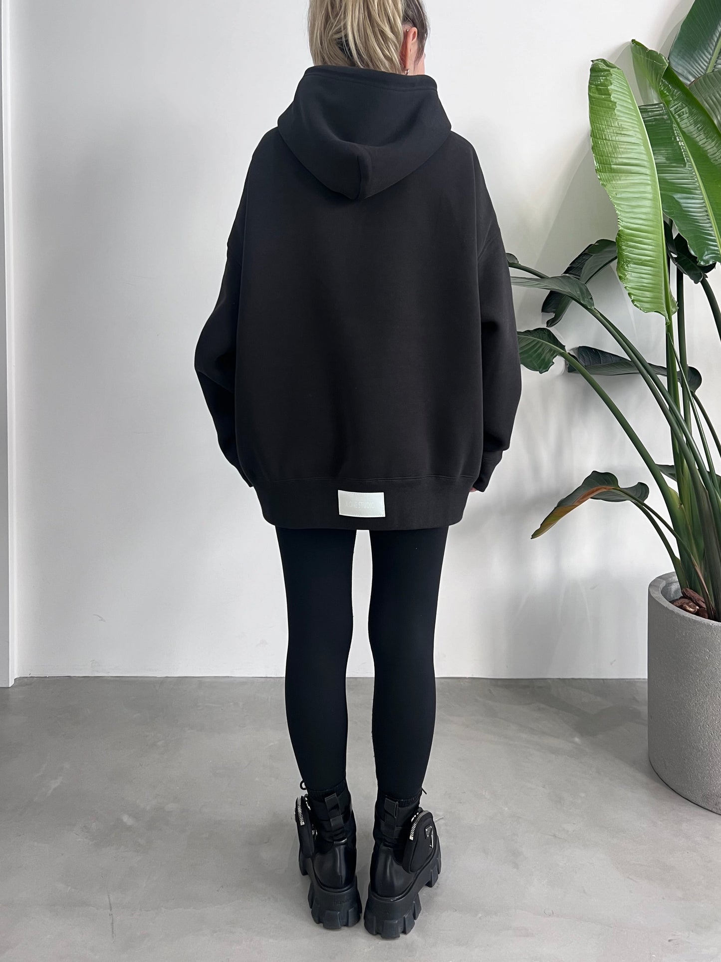 X-ONE WIDE HOODIE "BLACK"