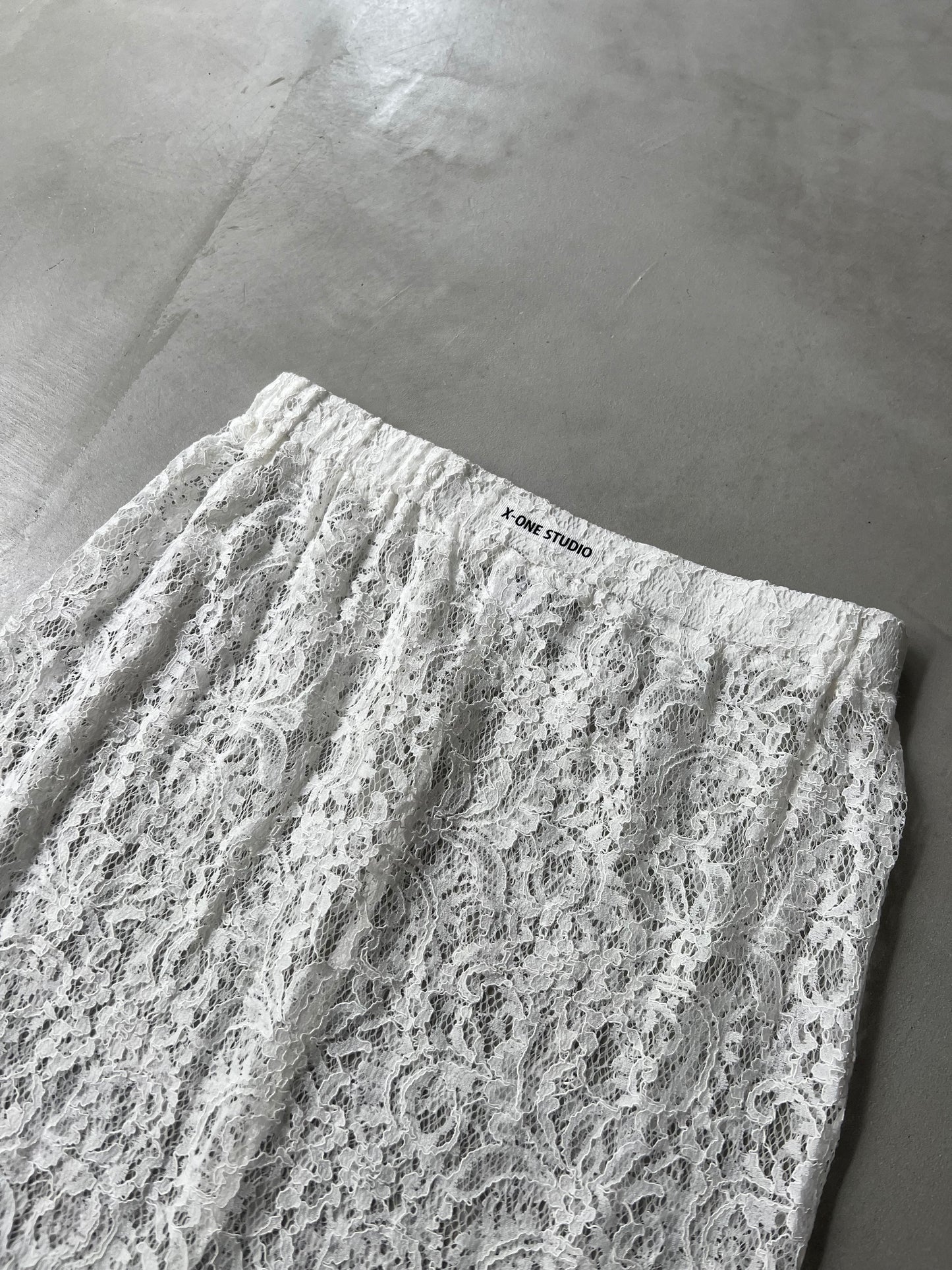 VINTAGE LACE SKIRT