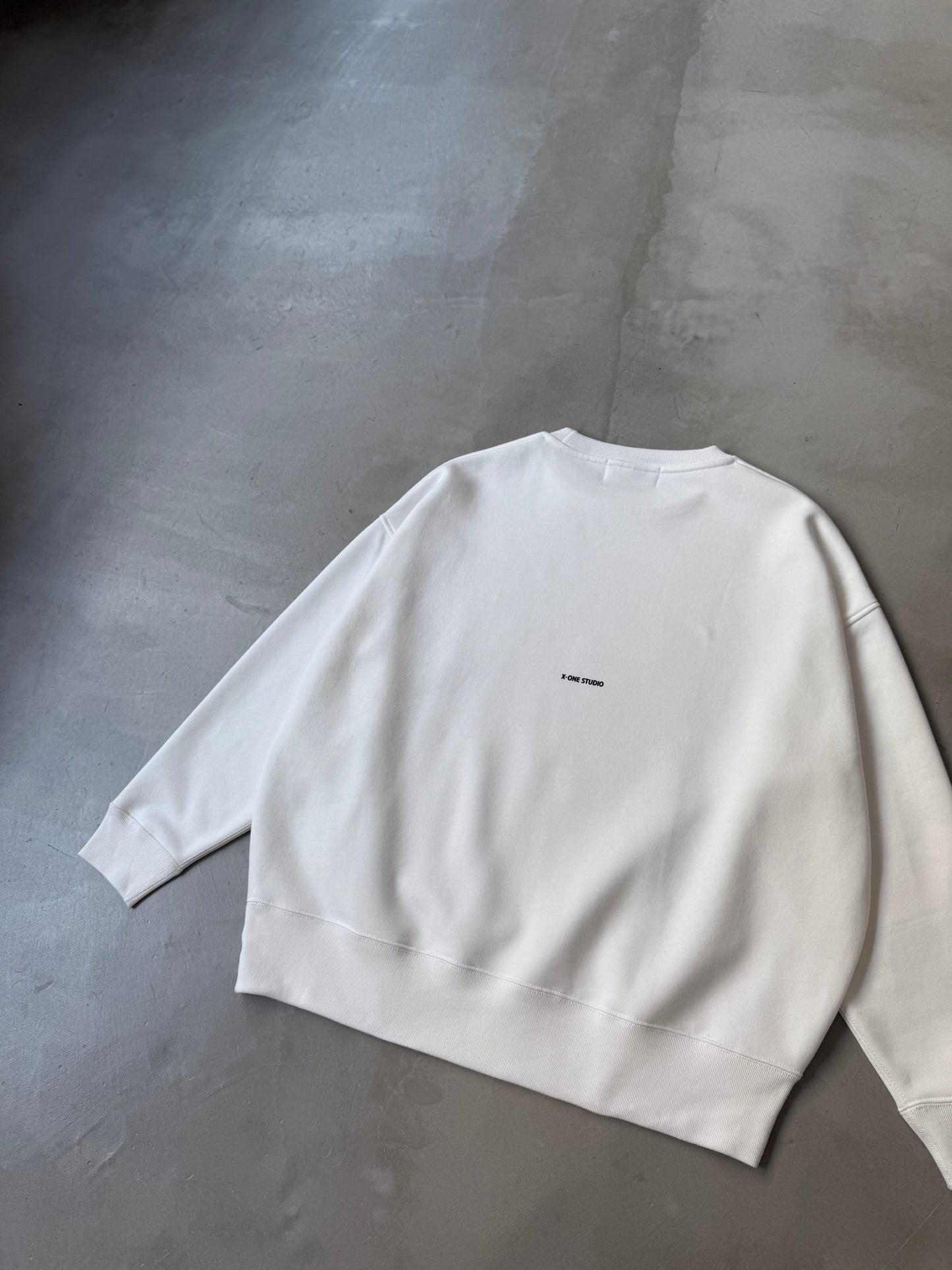 X-ONE BACK LOGO SWEAT "WHITE"