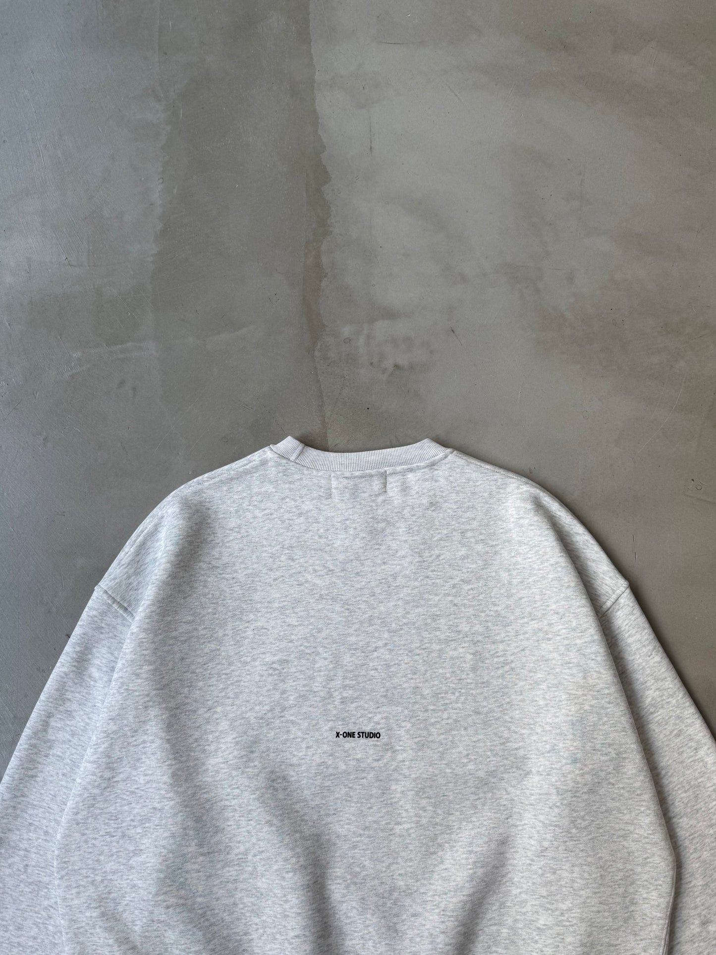 X-ONE BACK LOGO SWEAT "ASH"