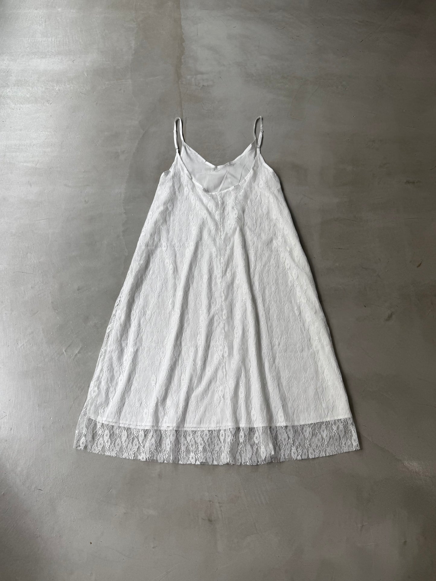 VINTAGE LACE DRESS
