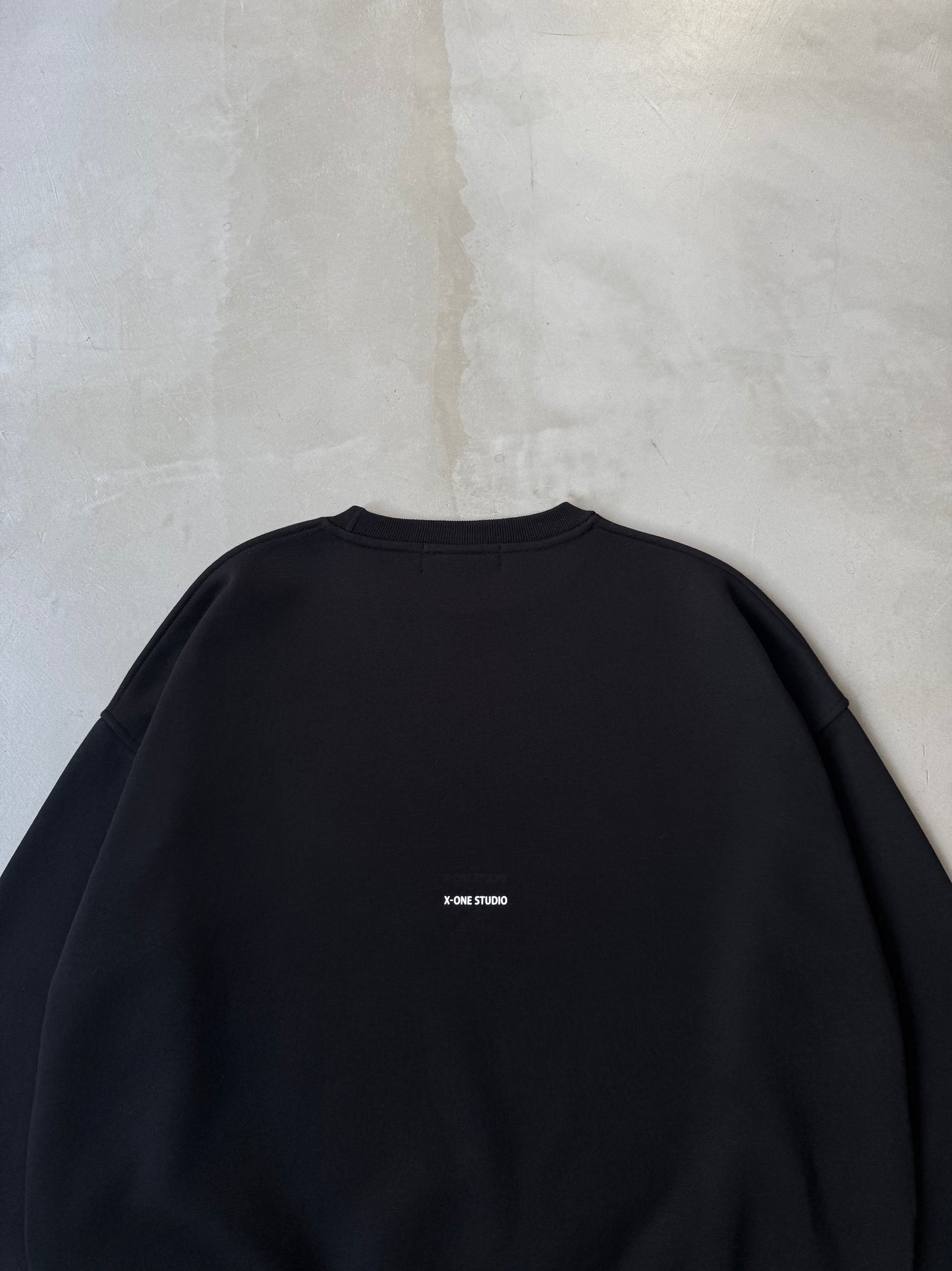 X-ONE BACK LOGO SWEAT "BLACK"