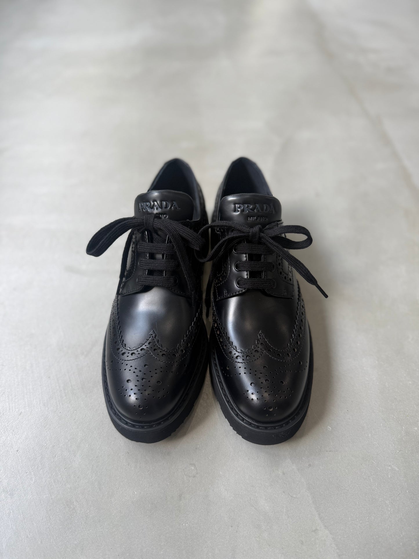 【PRADA】WINGTIP LEATHER LOAFER