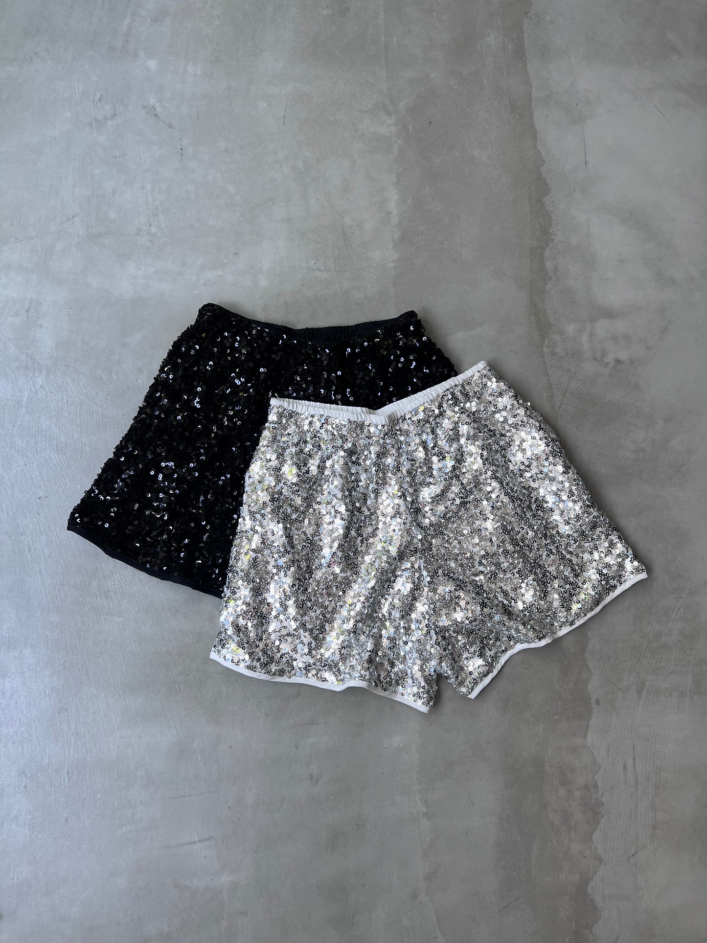 GLITTER SHORT PANTS "SILVER"