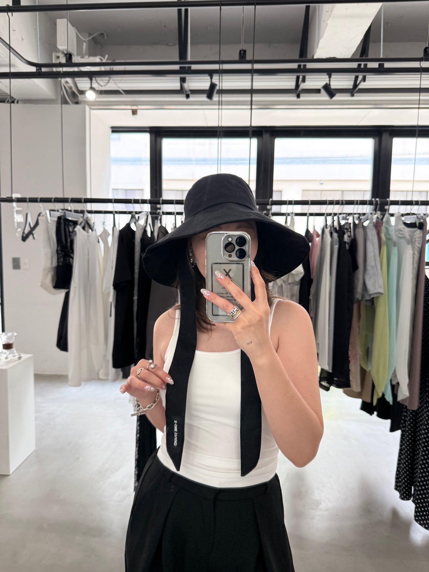 WIDE BRIM HAT