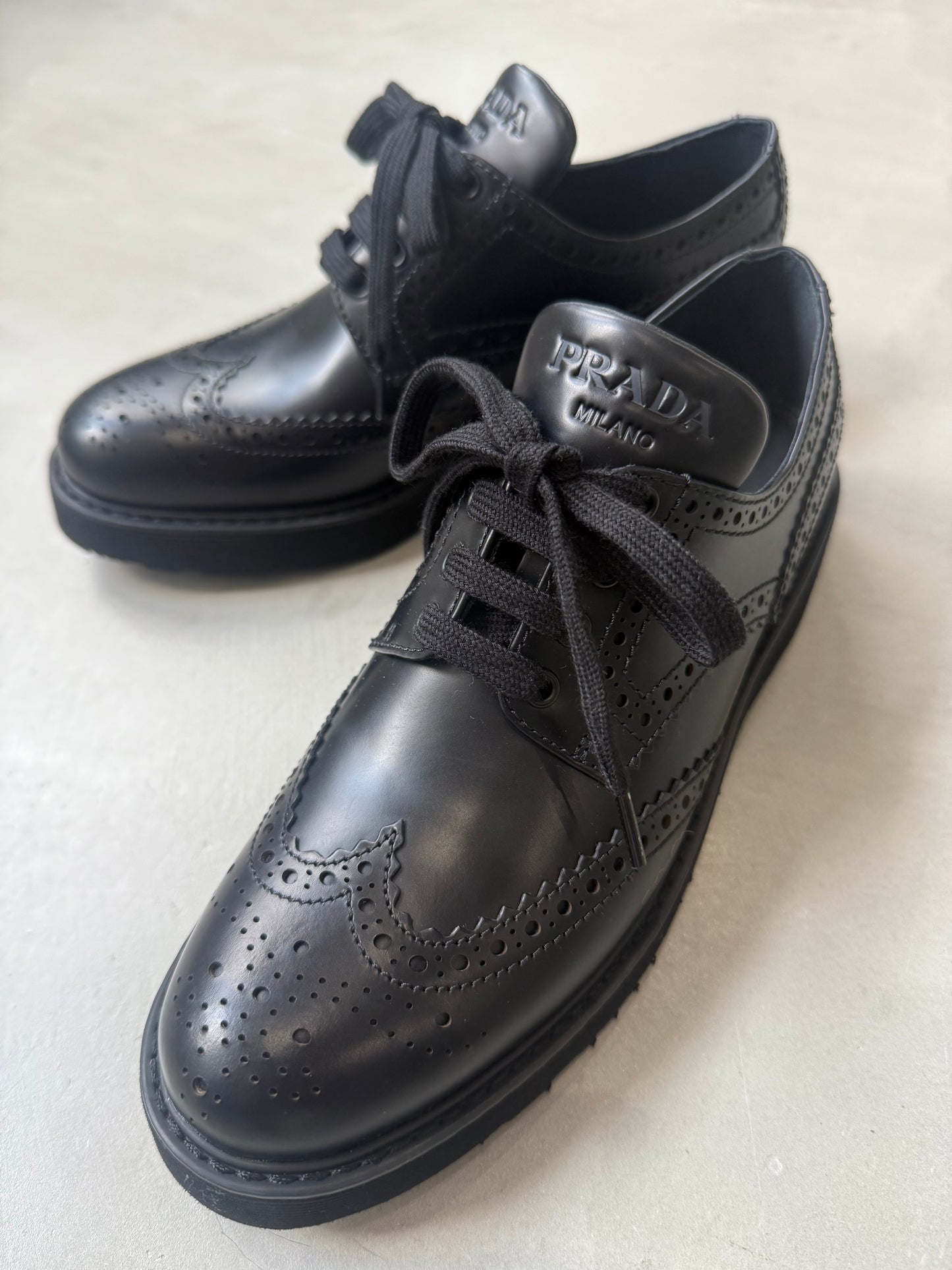 【PRADA】WINGTIP LEATHER LOAFER