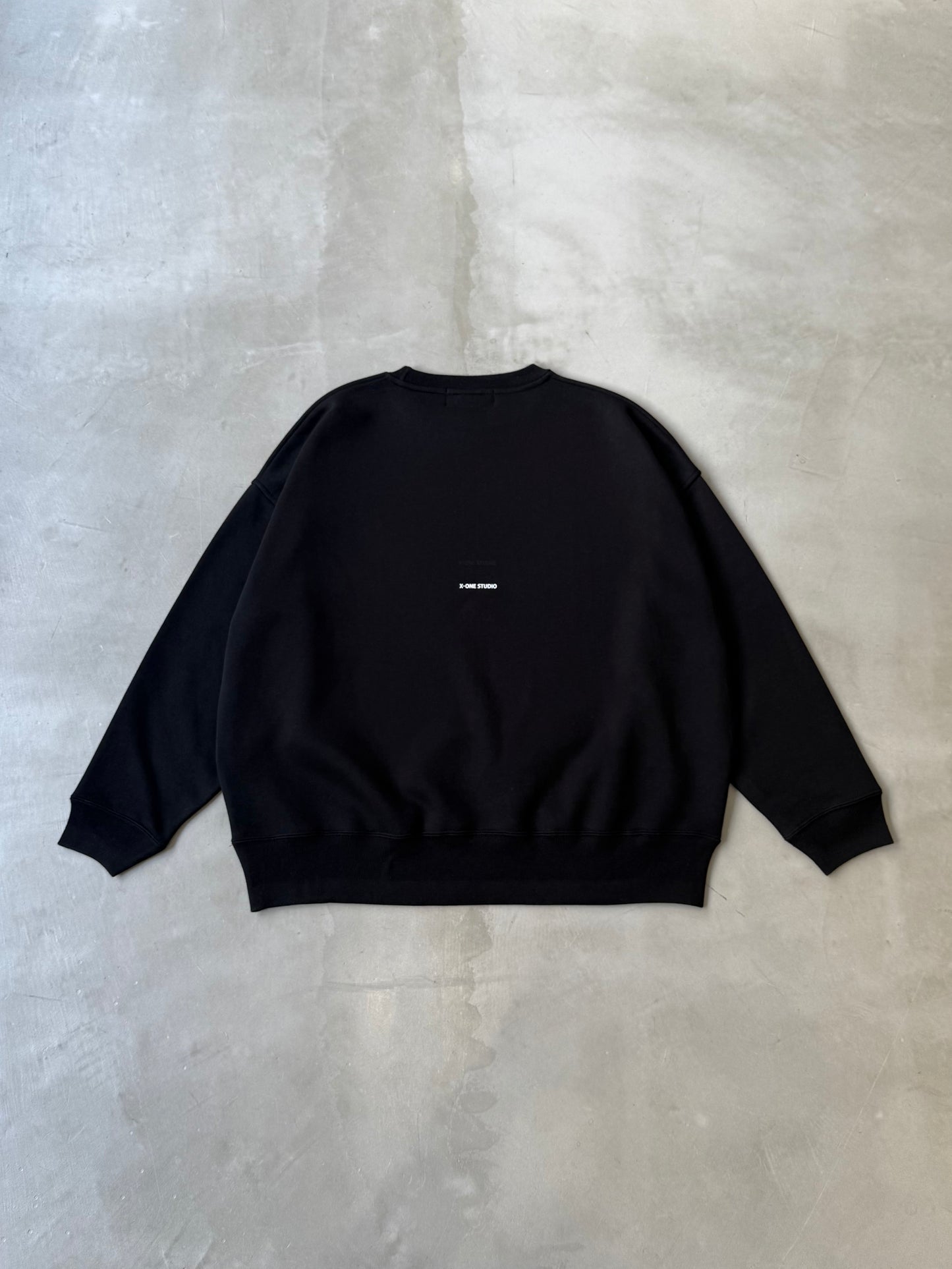 X-ONE BACK LOGO SWEAT "BLACK"