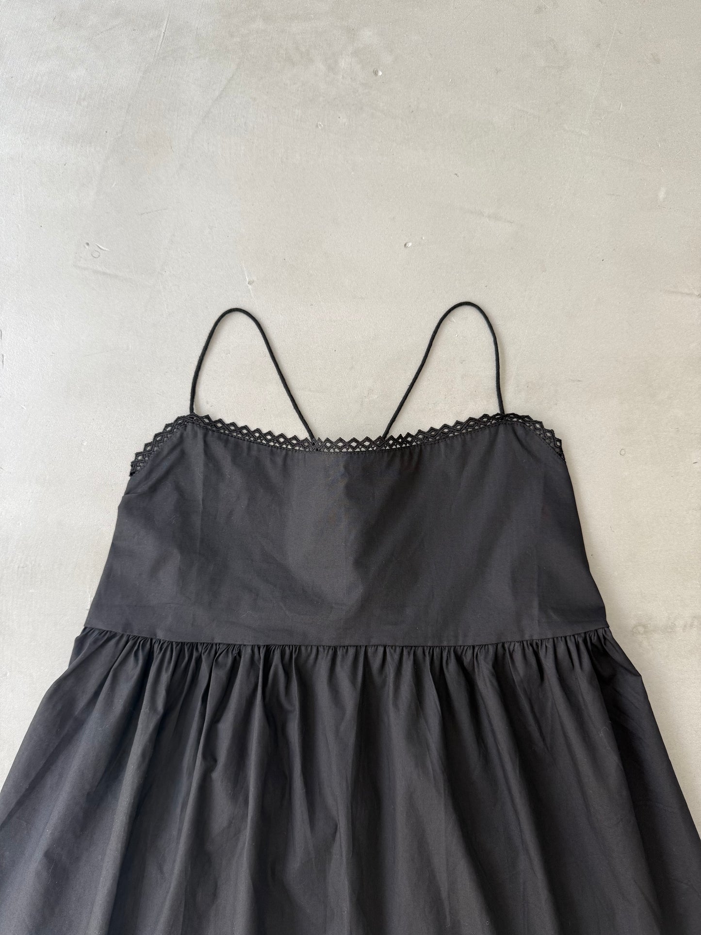 BACK OPEN CAMI "BLACK"