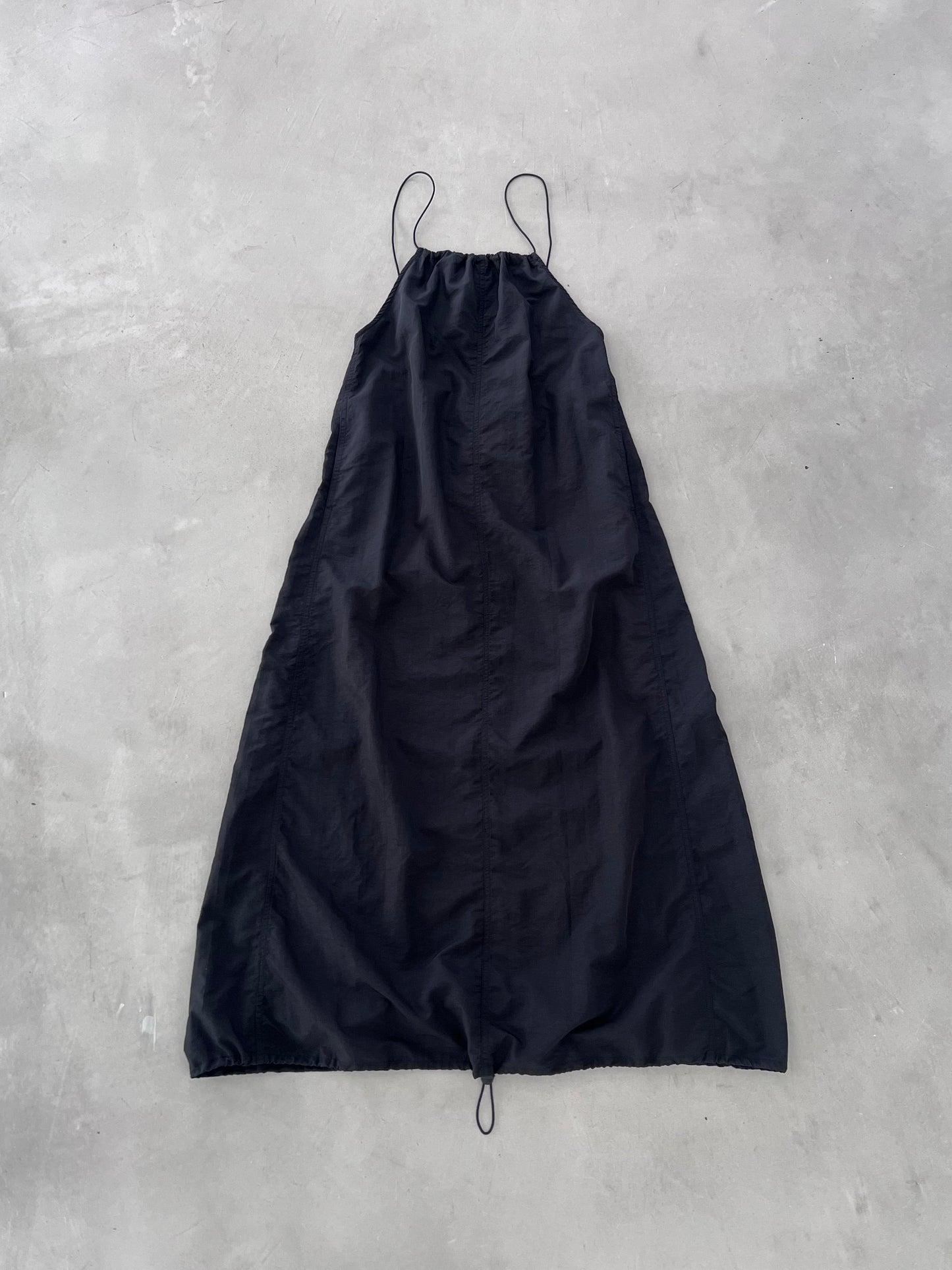 CODE NYLON DRESS "BLACK".