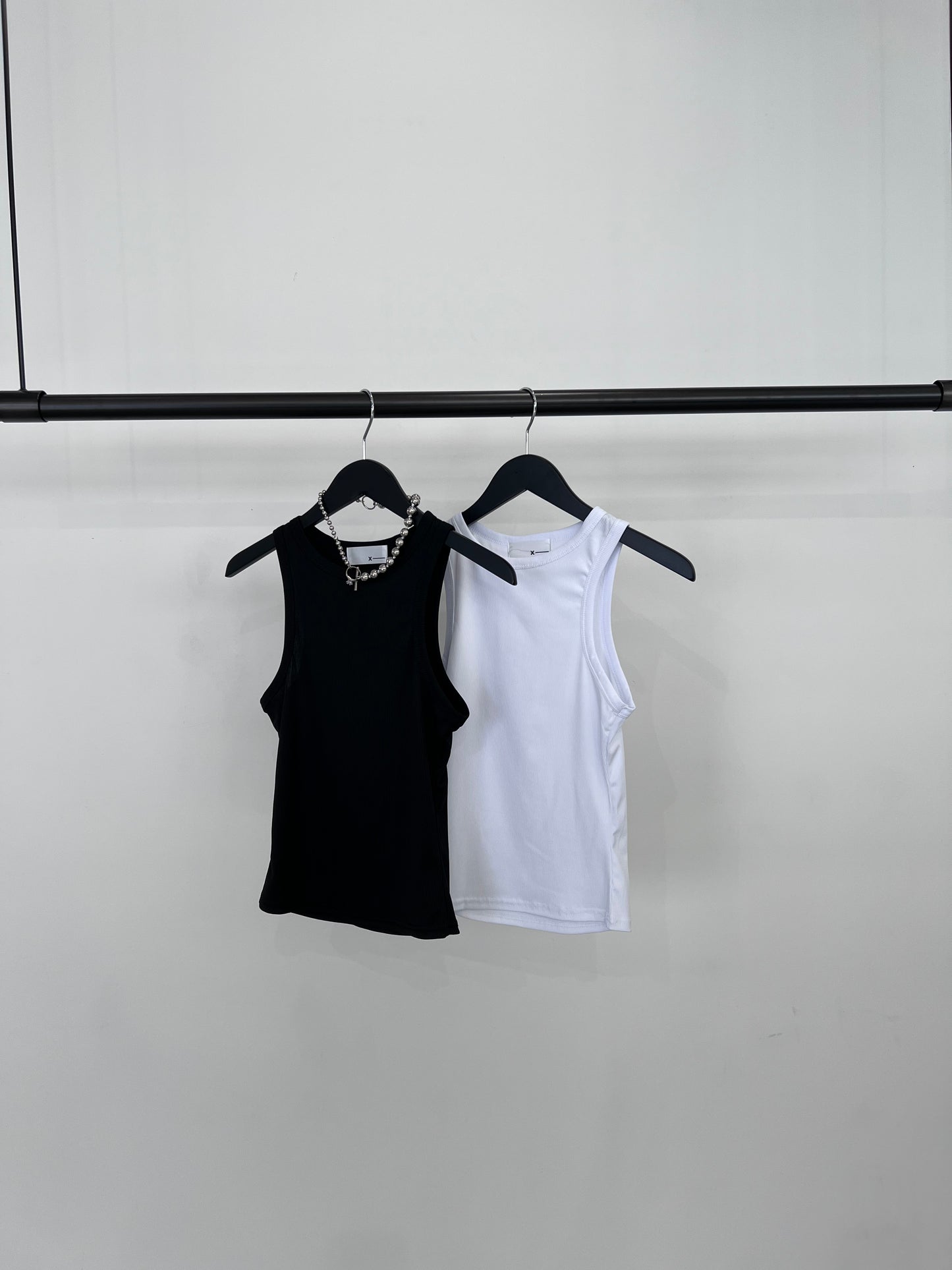 AMERICAN SLEEVE TOP "BLACK"