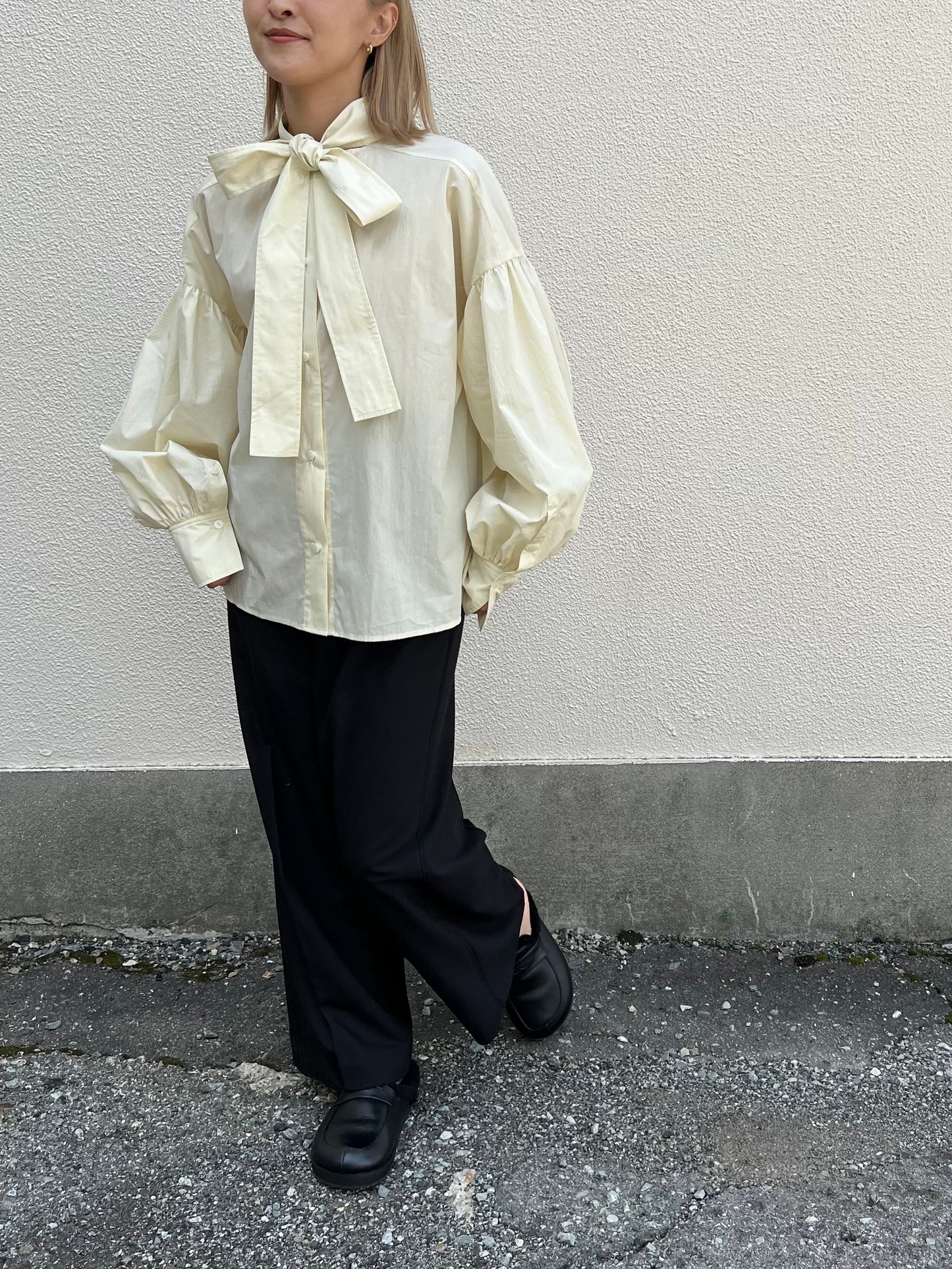 TIE NECK BLOUSE "EGG"