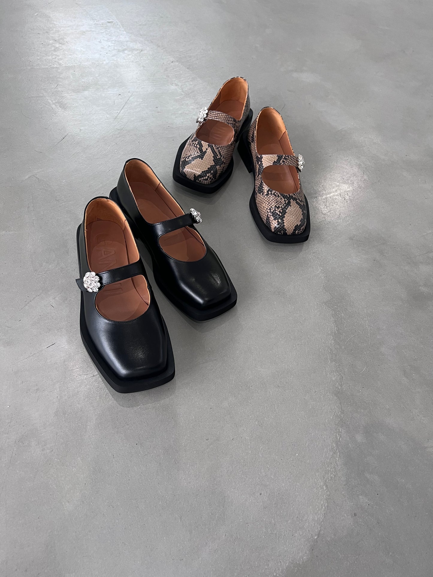 【GANNI】Mary Jane Ballerina "Black"