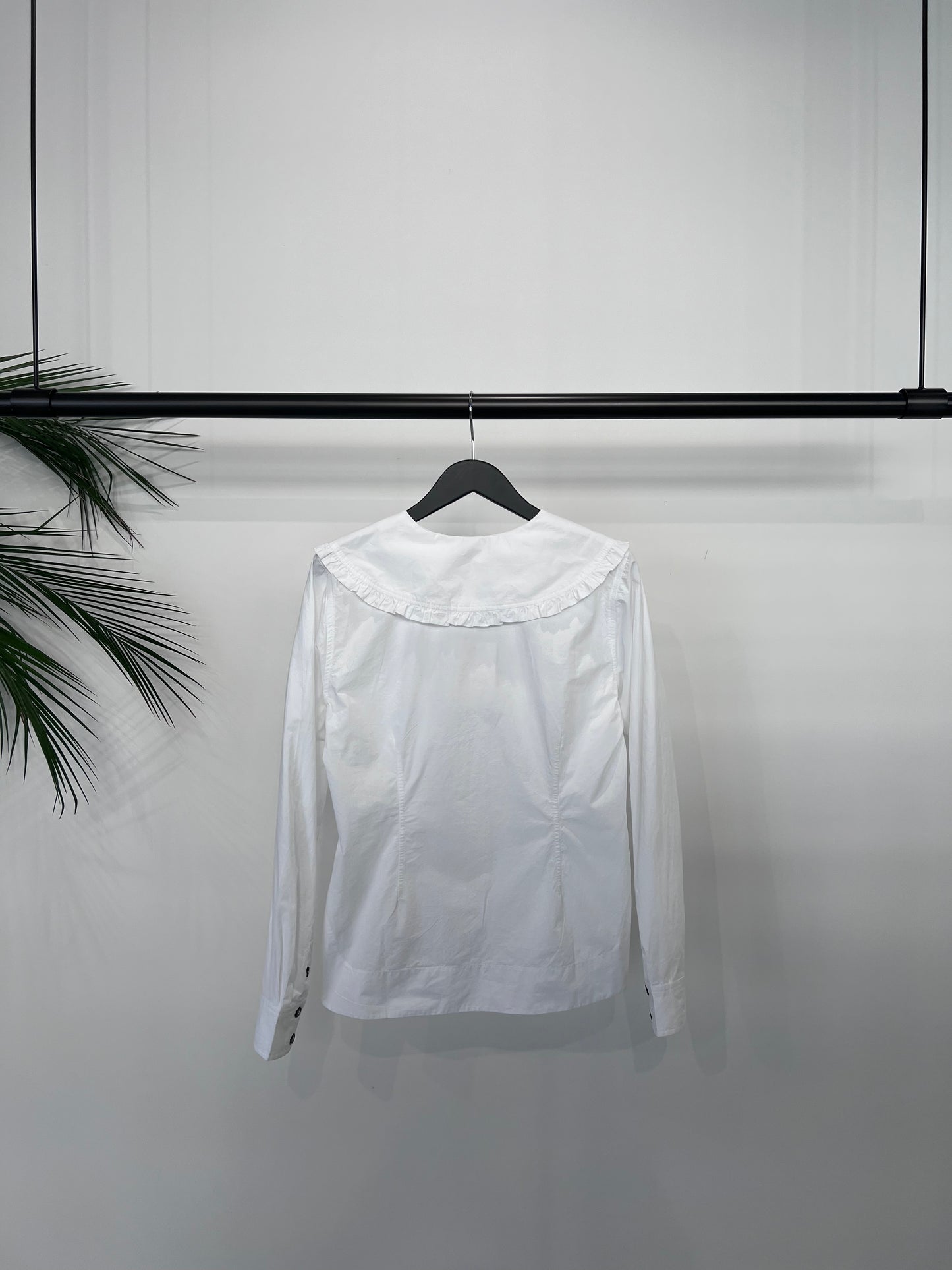 【GANNl】V-Neck Shirt