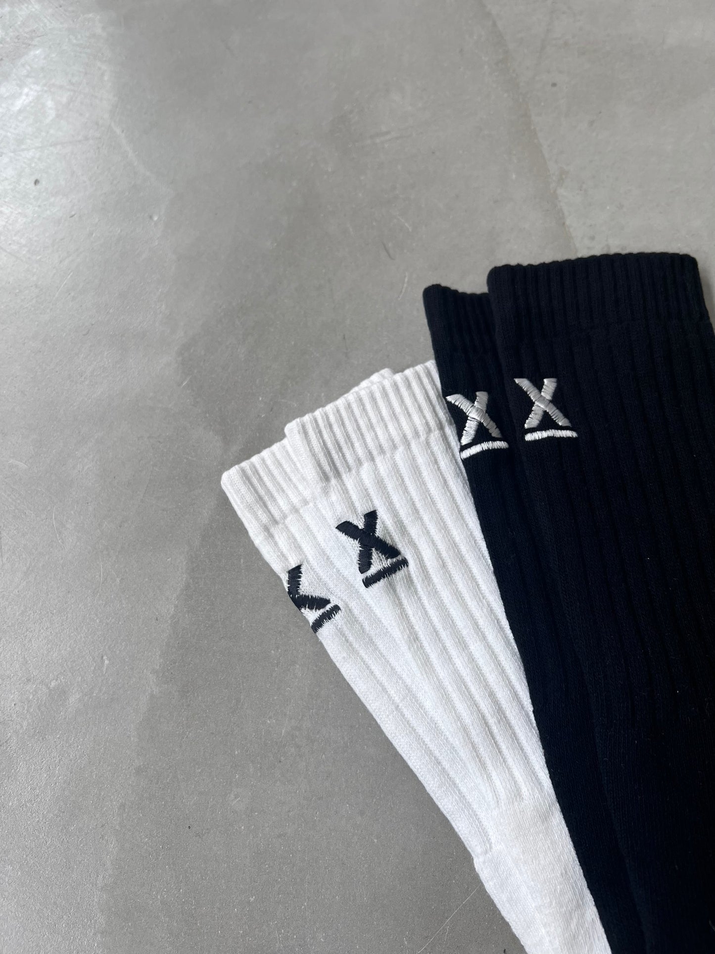 X-ONE LOGO SOCKS "WHITE"