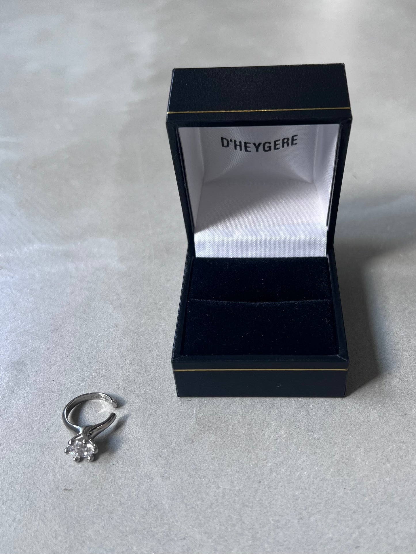 【D'HEYGERE】SOLITAIRE EAR CUFF