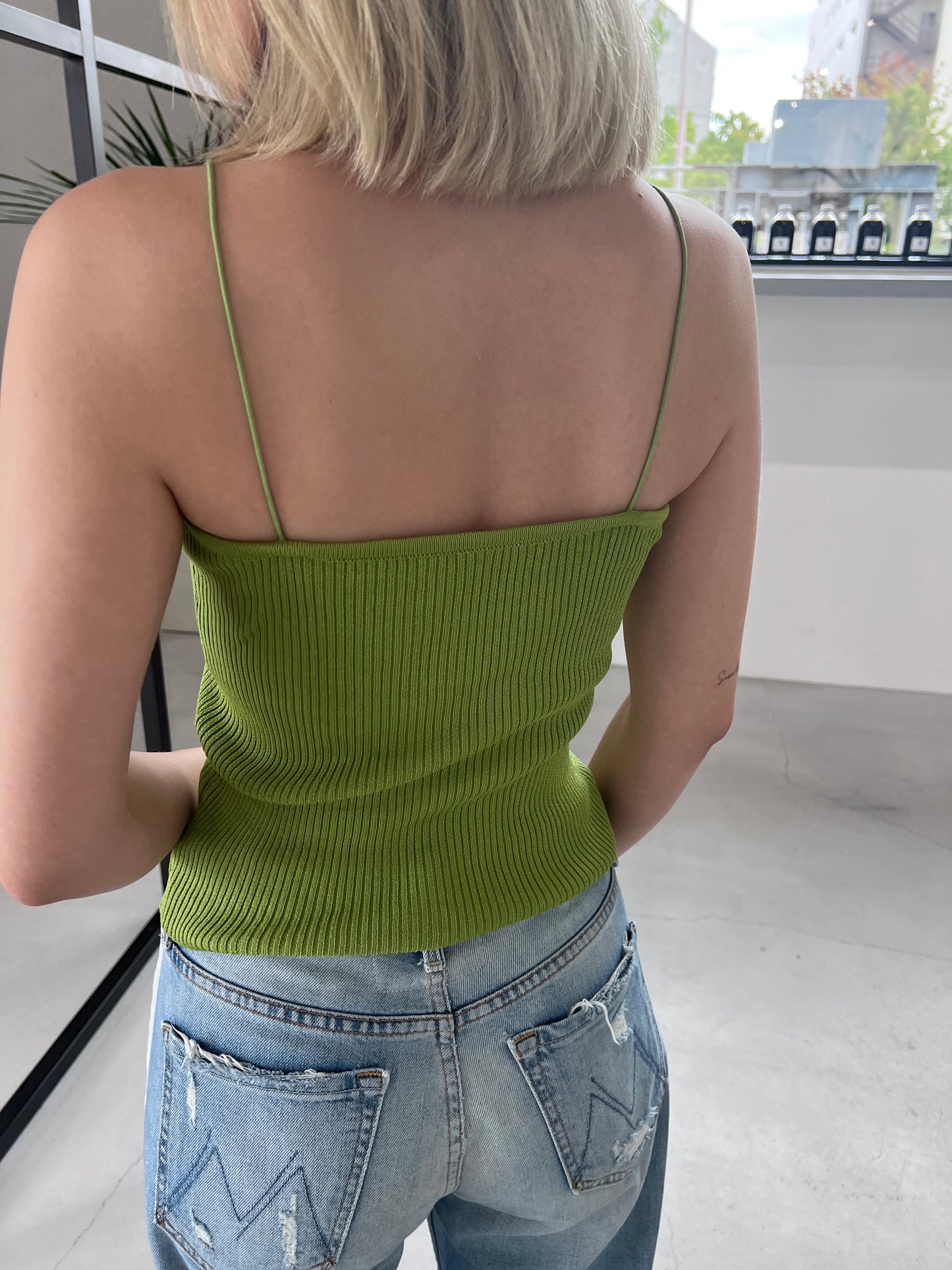 SPAGHETTI STRAP RIB CAMISOLE "APPLE GREEN"