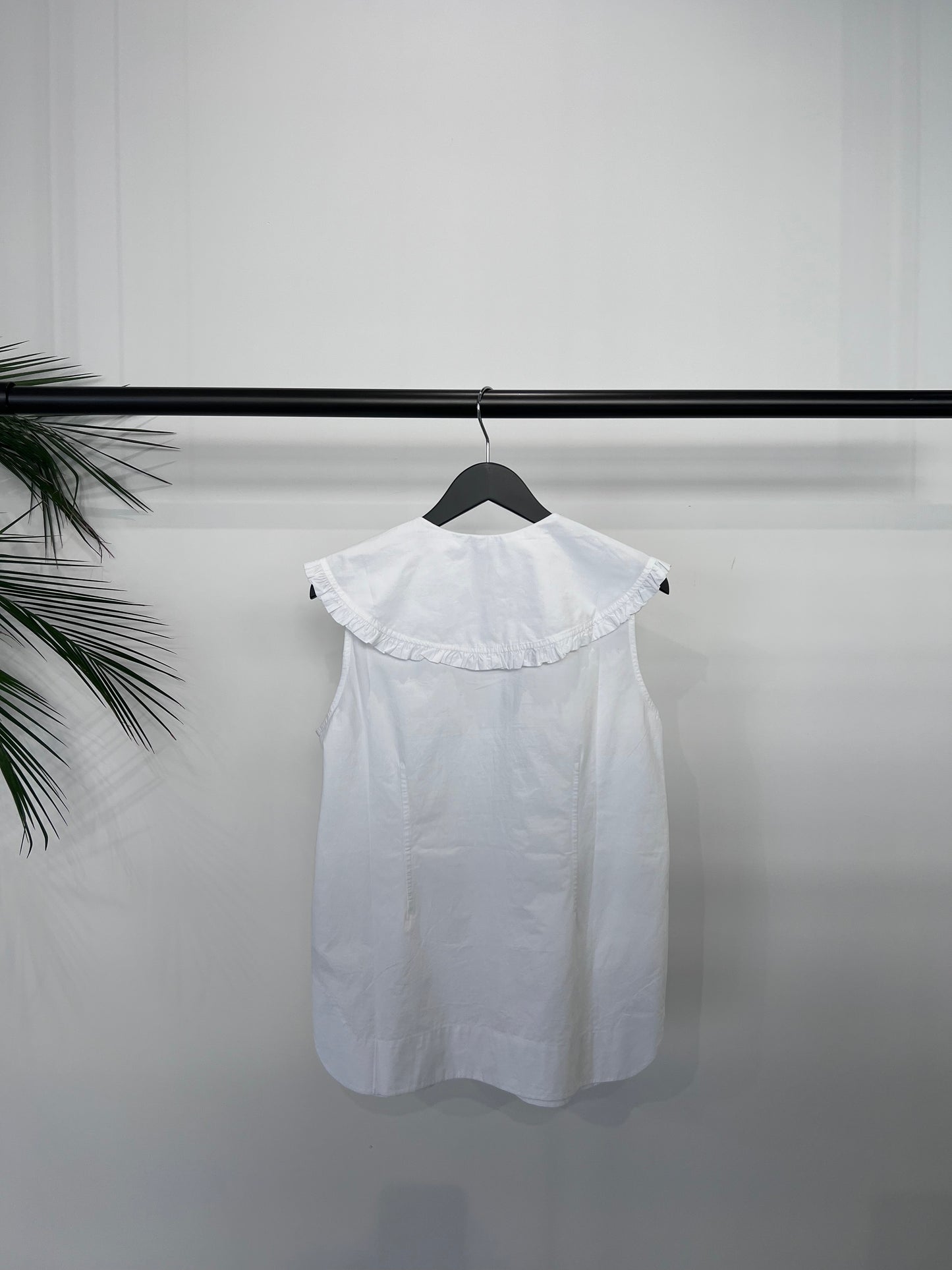 【GANNl】Sleeveless Shirt