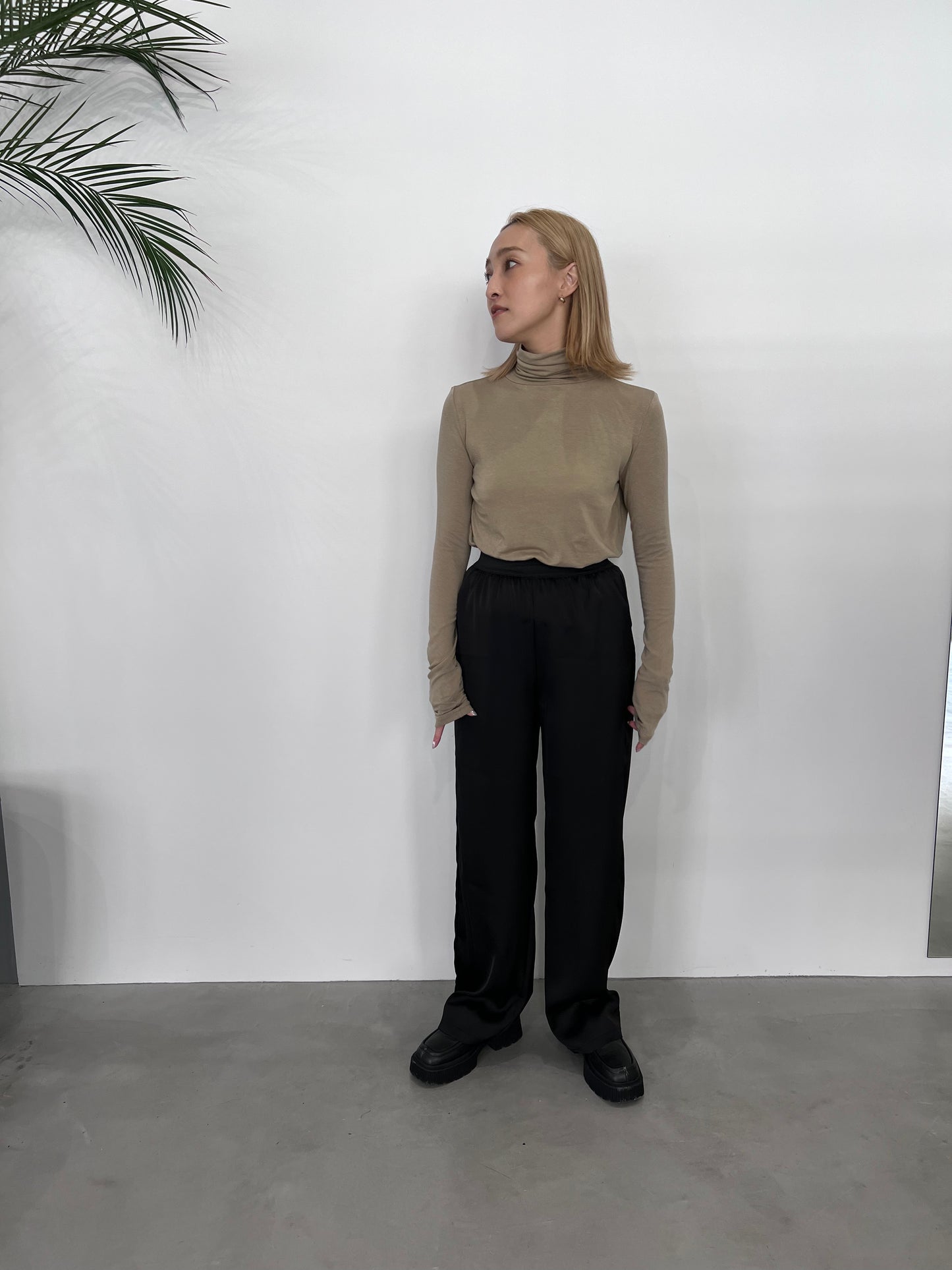 ROLL NECK JERSEY TOP “TAUPE”