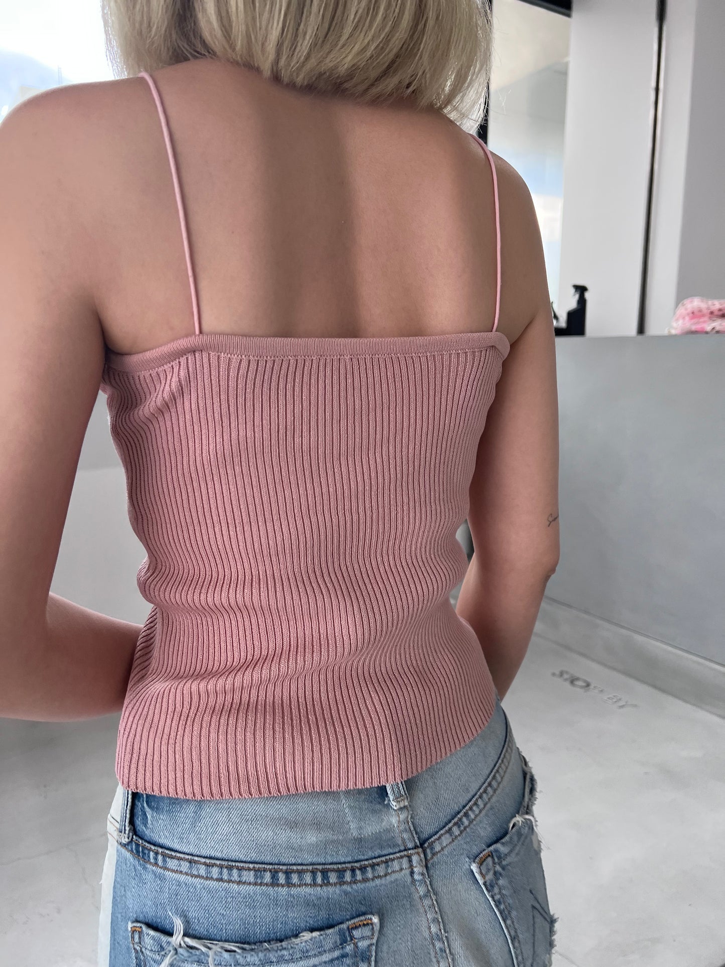 SPAGHETTI STRAP RIB CAMISOLE "STRAWBERRY"