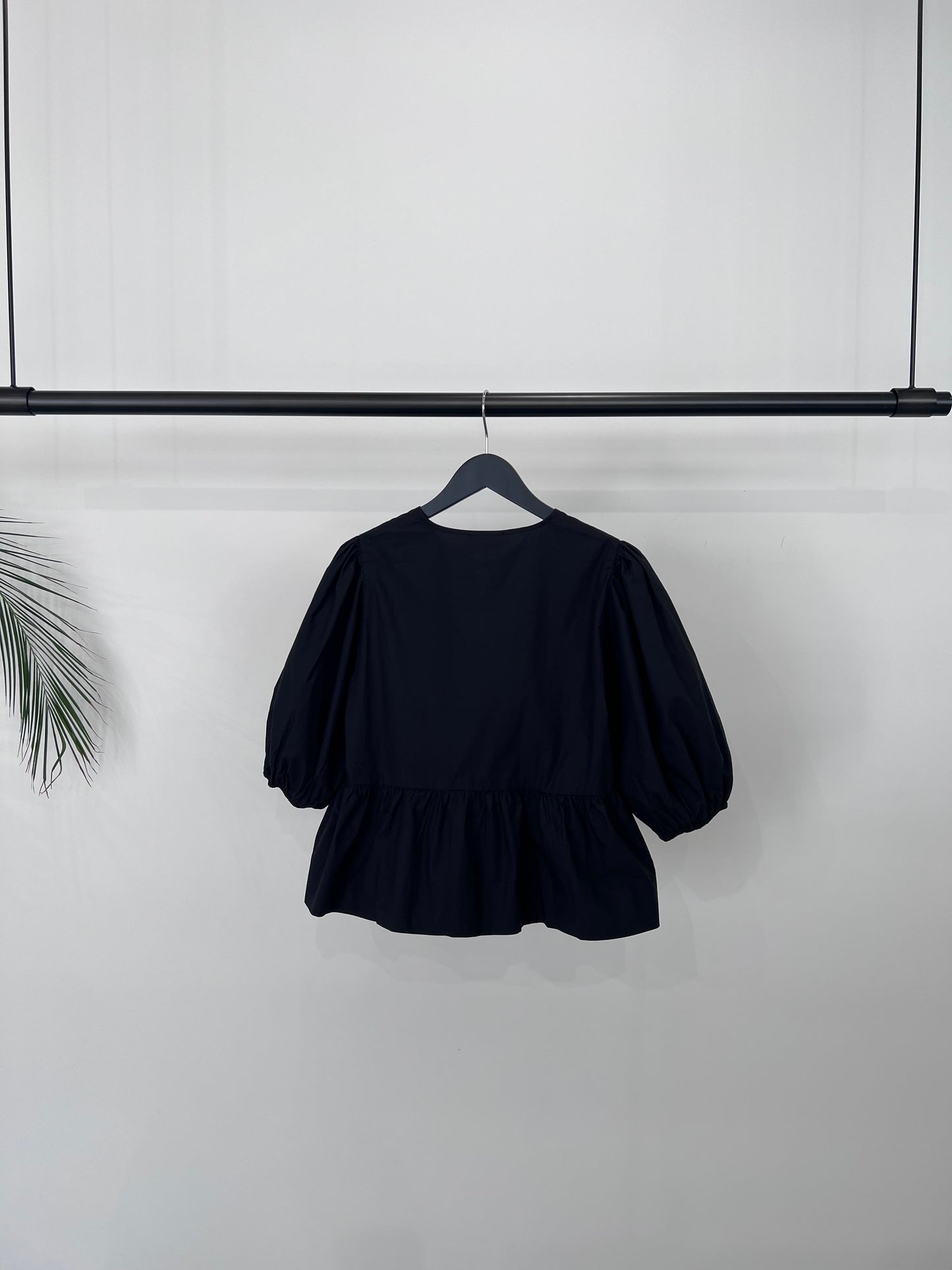 【GANNI】Cotton poplin peplum blouse “BLACK”