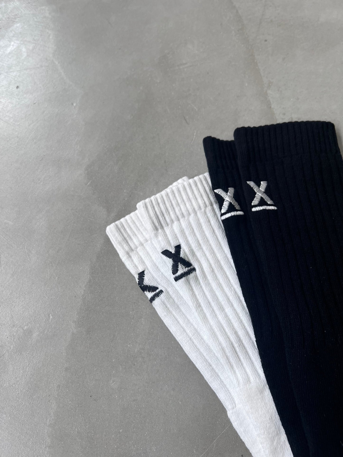 X-ONE LOGO SOCKS "BLACK"