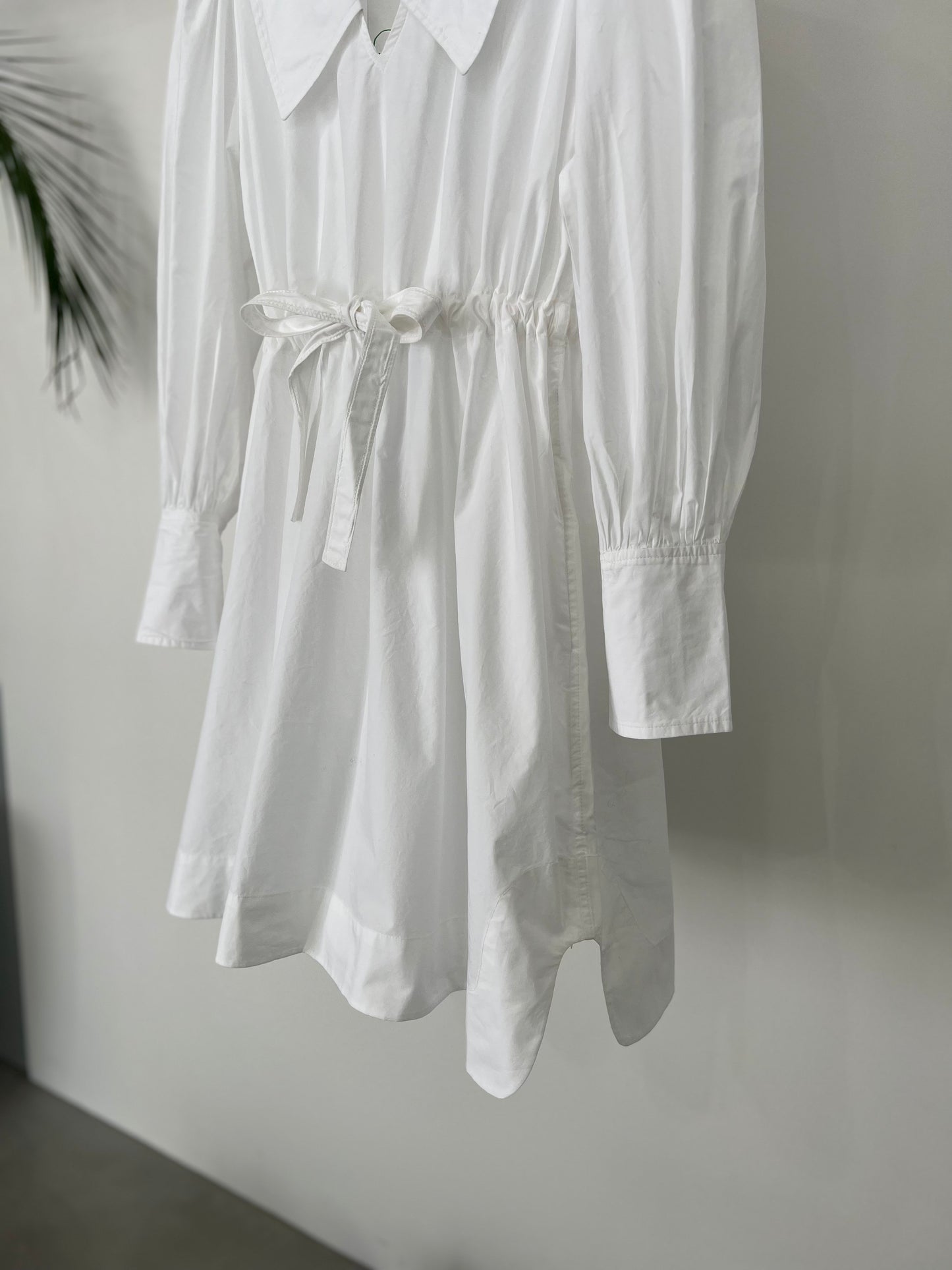 【GANNl】Cotton poplin V-neck dress