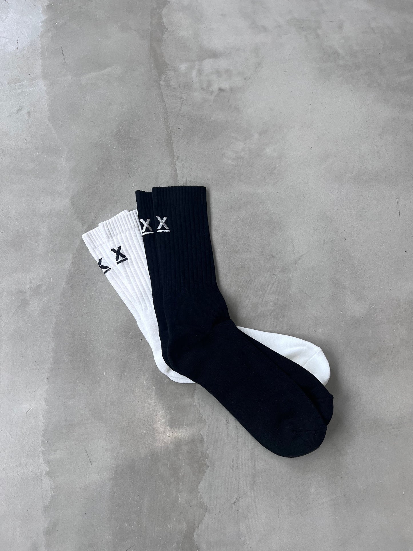 X-ONE LOGO SOCKS "BLACK"