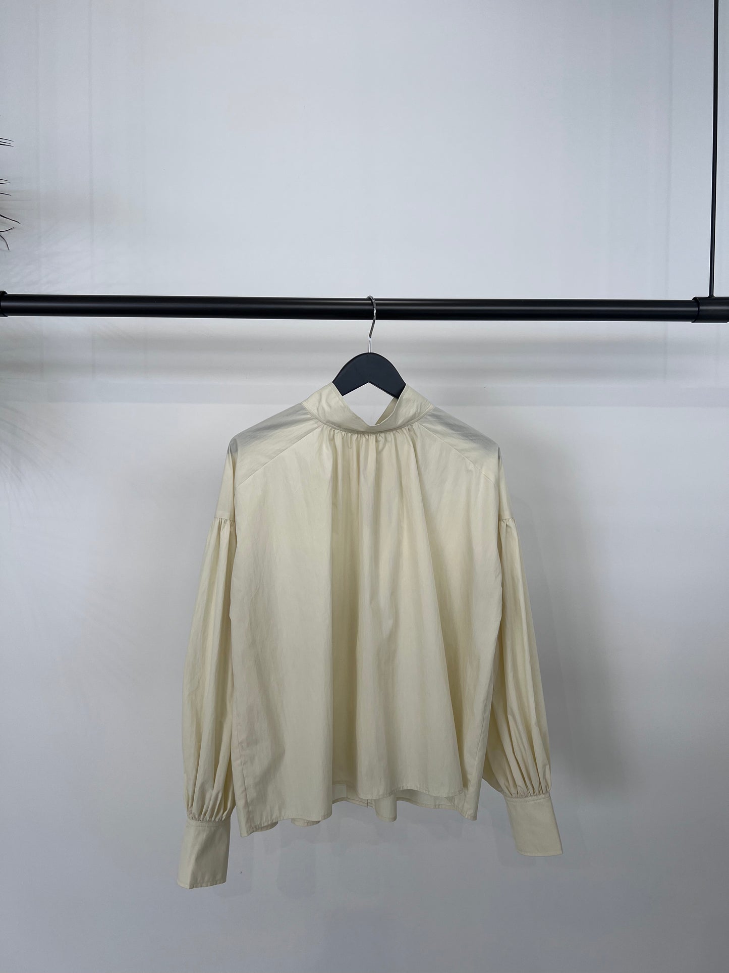 TIE NECK BLOUSE "EGG"